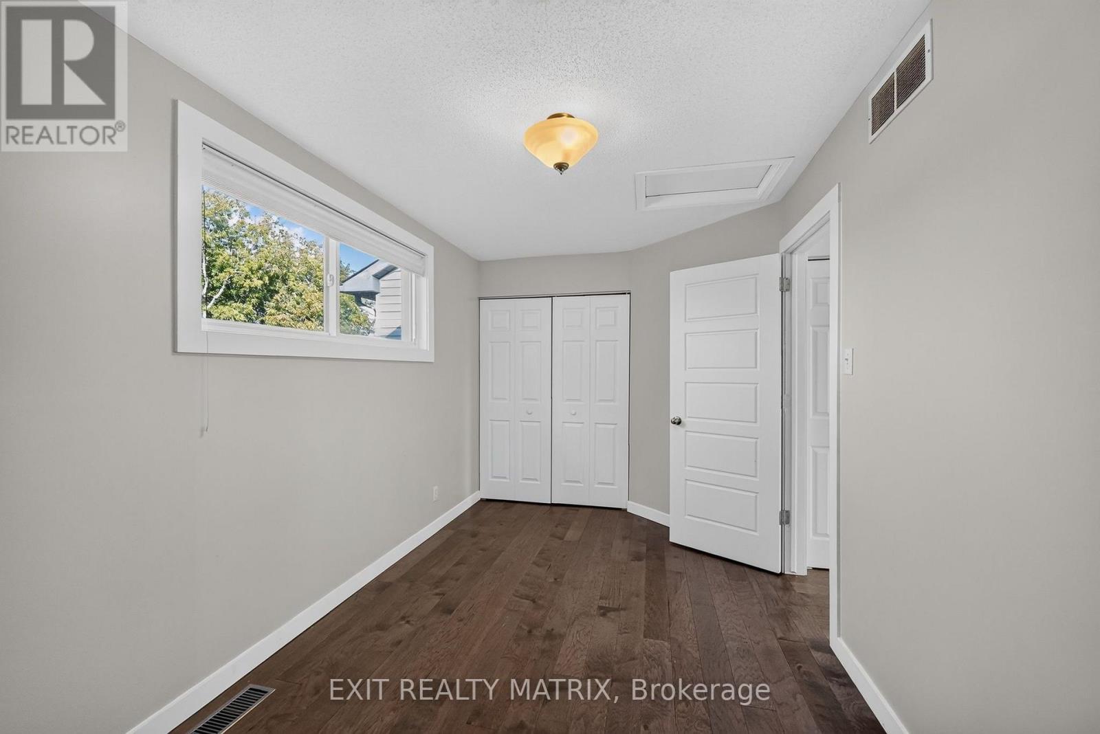2043 Avenue O, Ottawa, ON