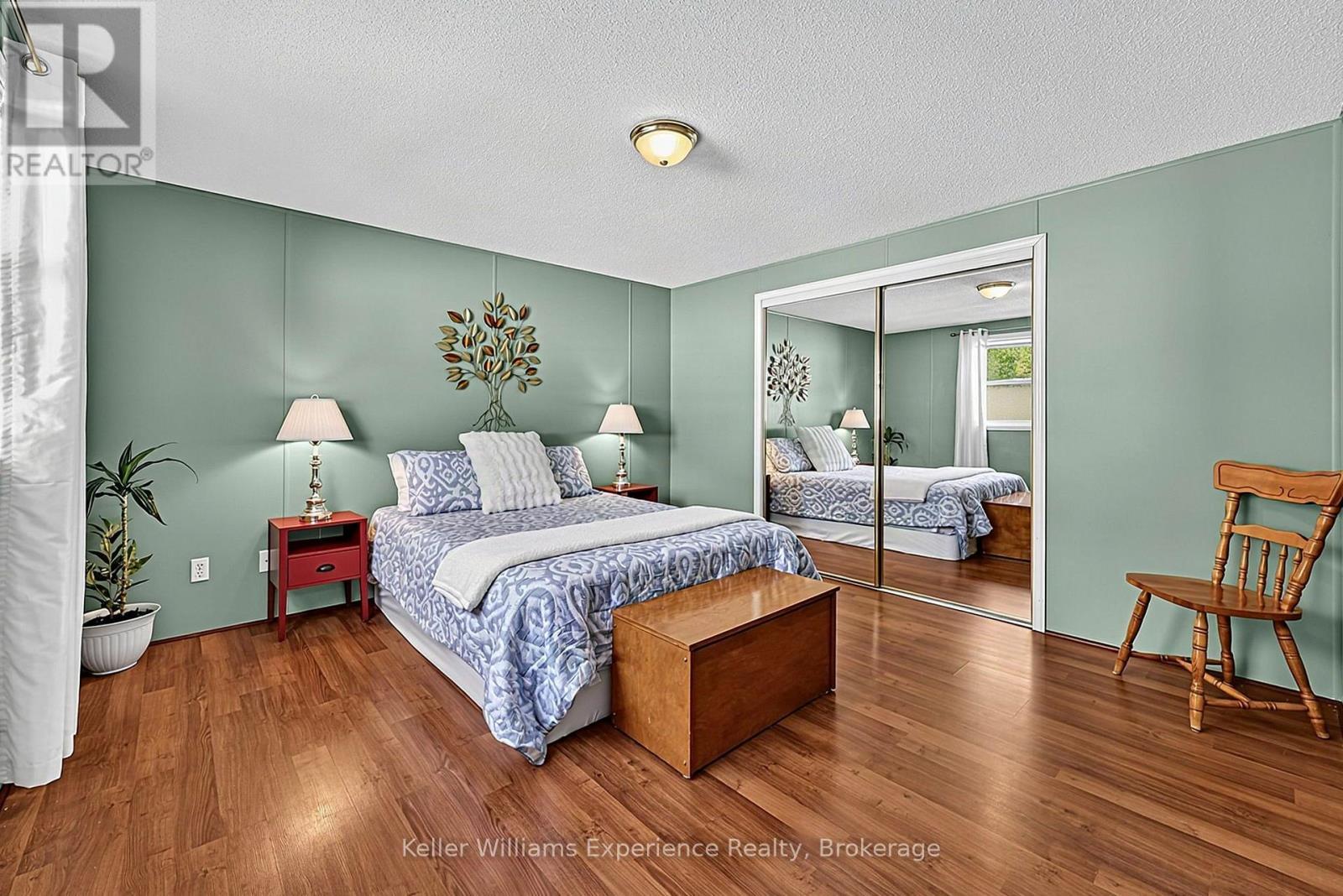 4052 Ash Crescent, Severn, ON