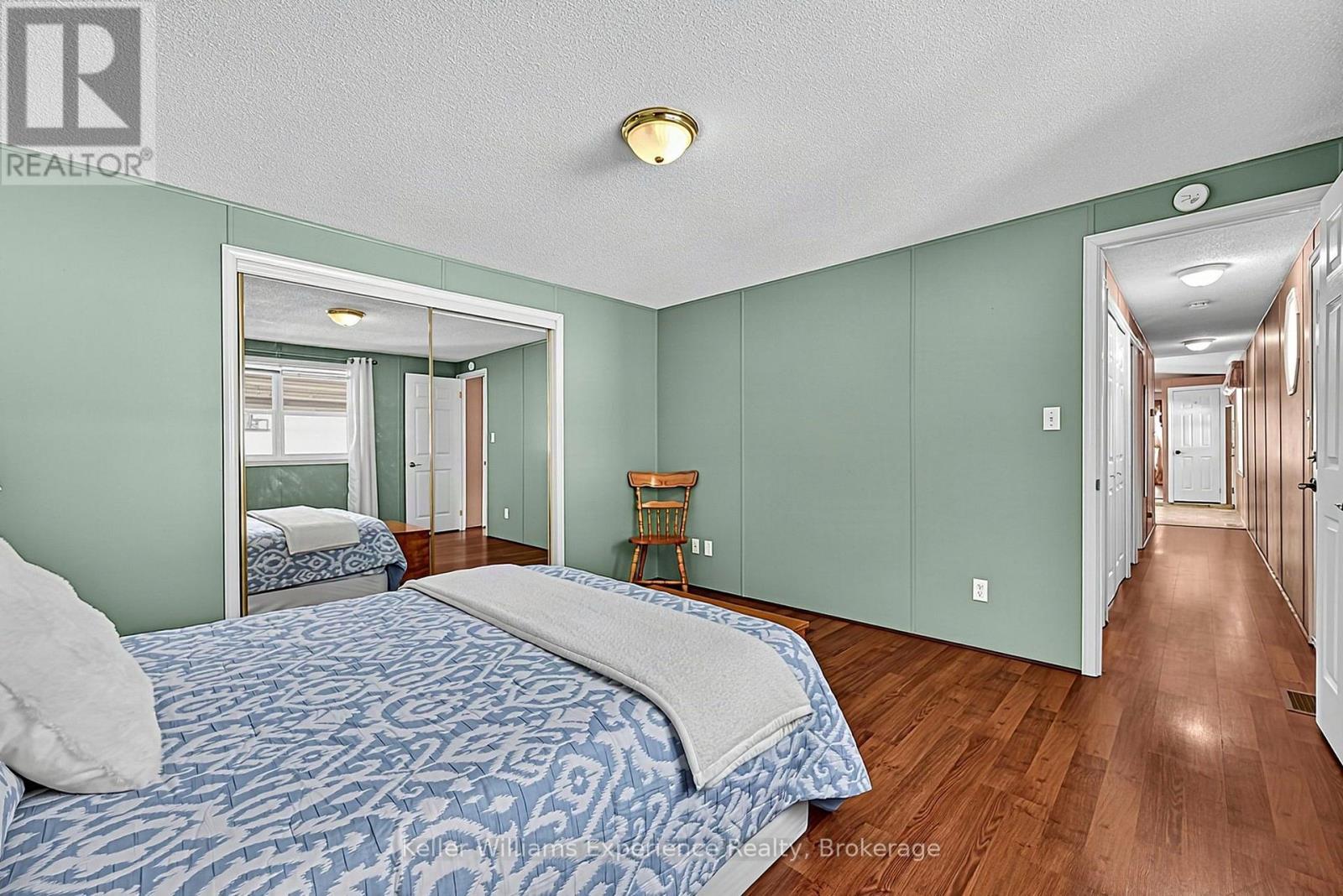 4052 Ash Crescent, Severn, ON