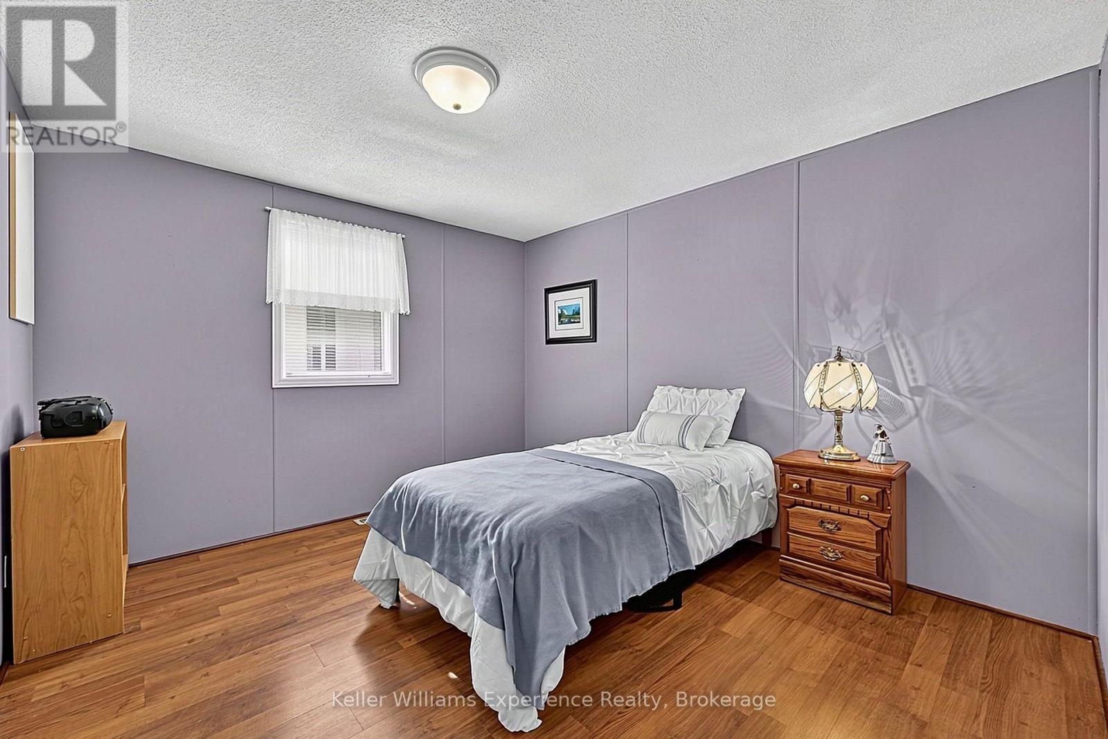 4052 Ash Crescent, Severn, ON