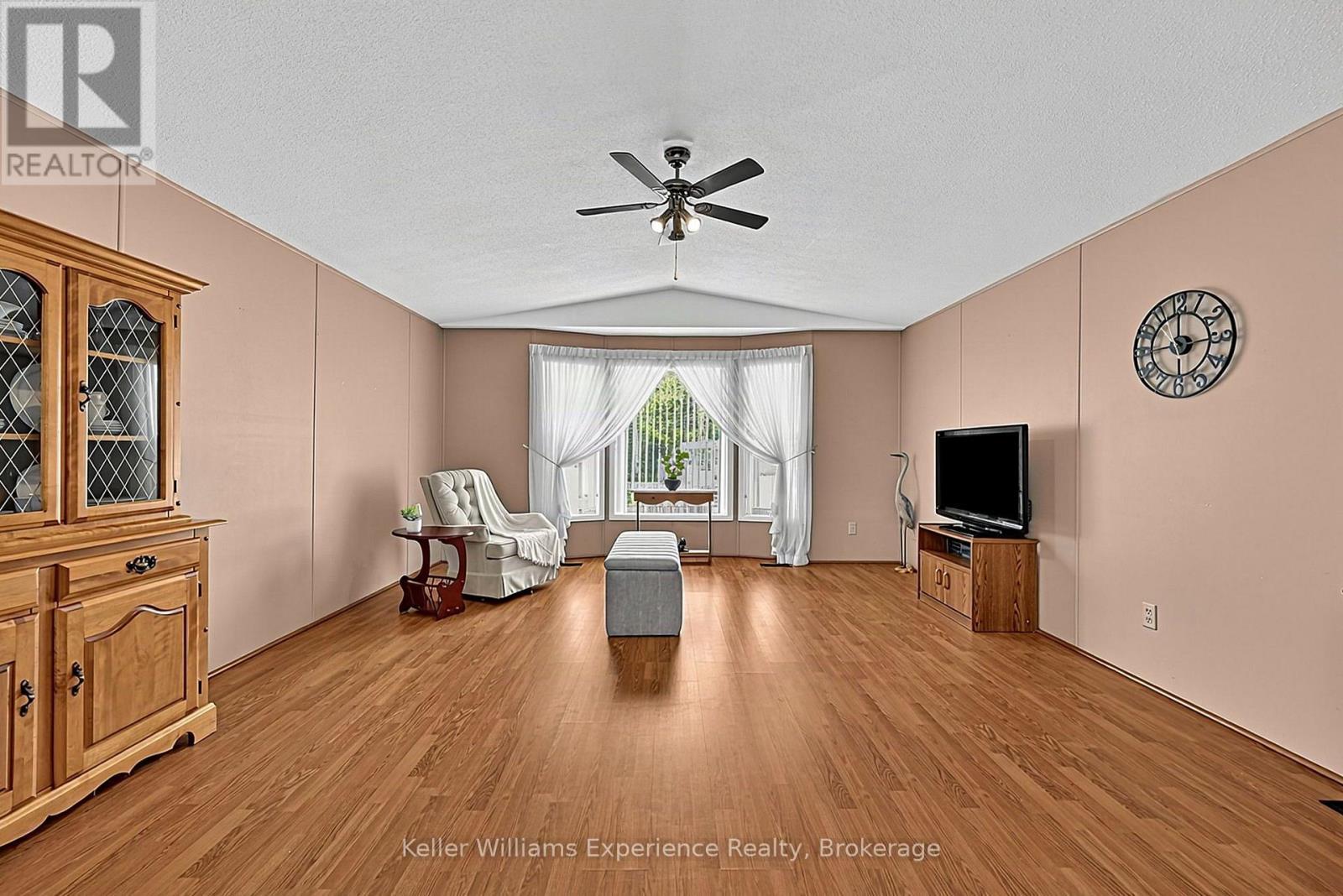 4052 Ash Crescent, Severn, ON