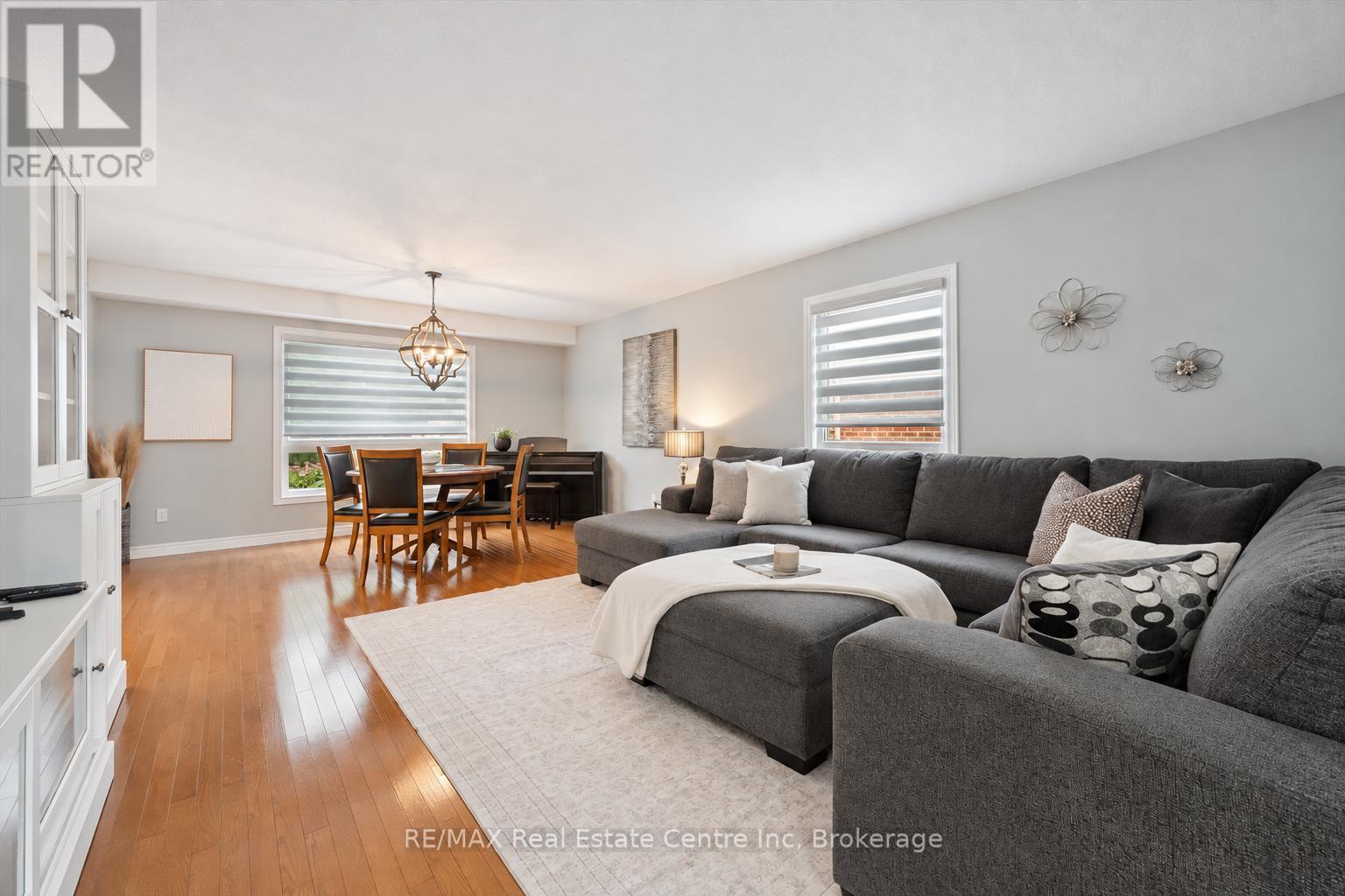 33 Washburn Drive, Guelph (Grange Road), ON
