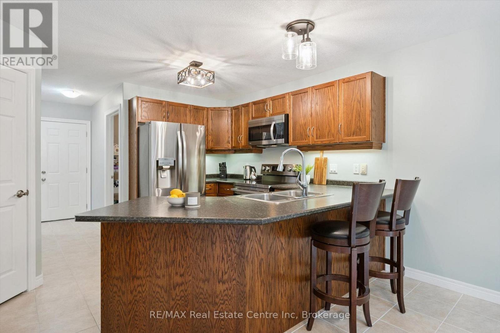33 Washburn Drive, Guelph (Grange Road), ON