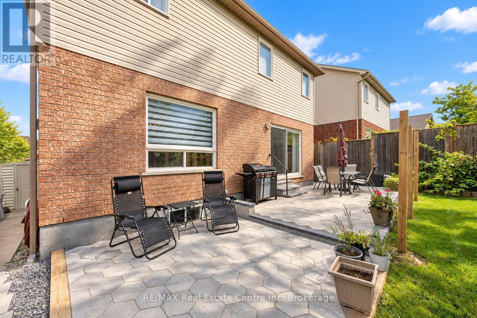 33 Washburn Drive, Guelph (Grange Road), ON
