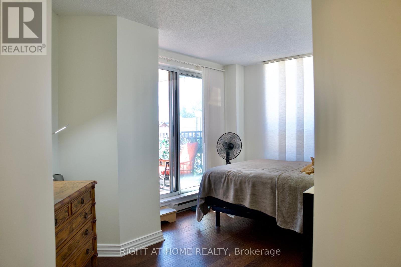 205 - 35 Holland Avenue, Ottawa, ON