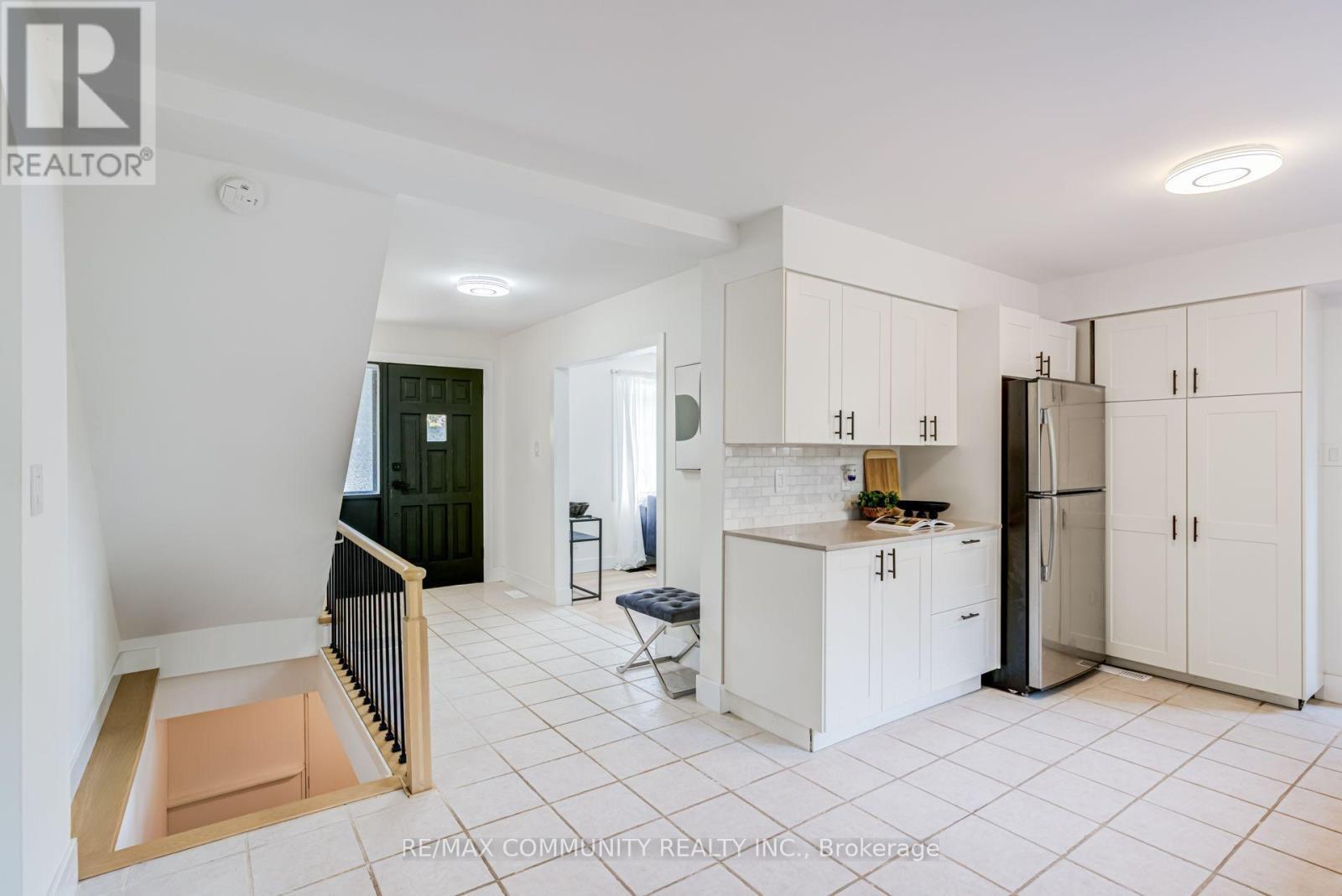 90 Euclid Avenue, Toronto, ON