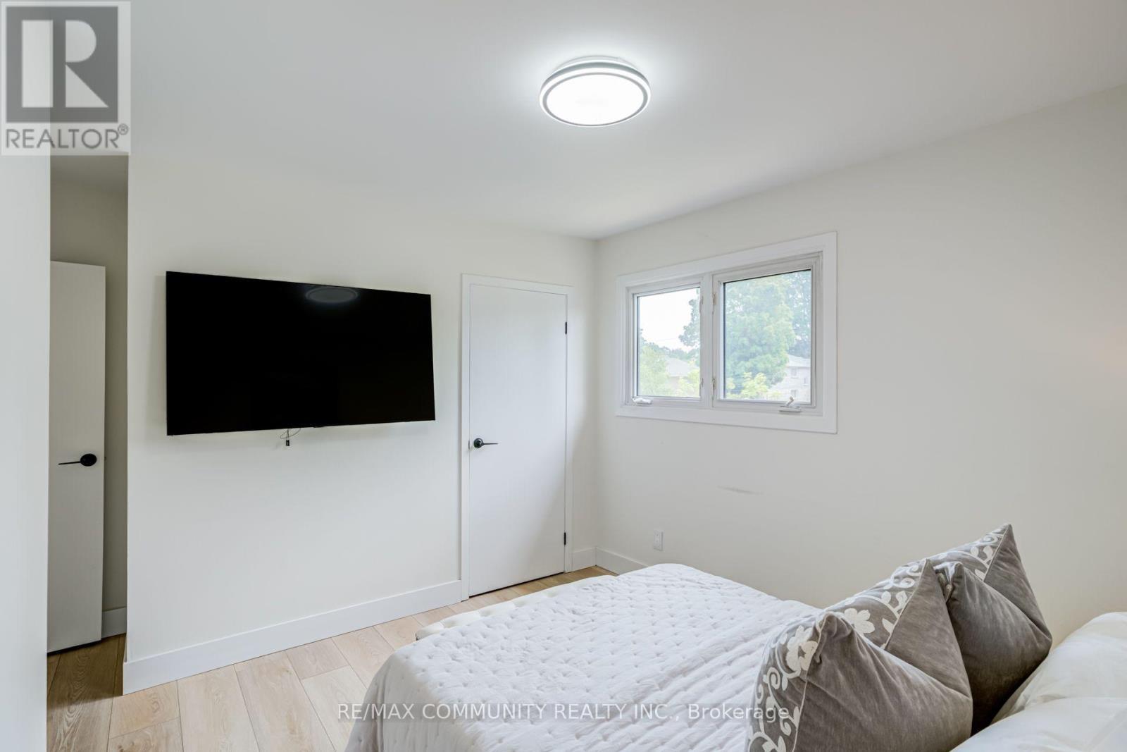 90 Euclid Avenue, Toronto, ON