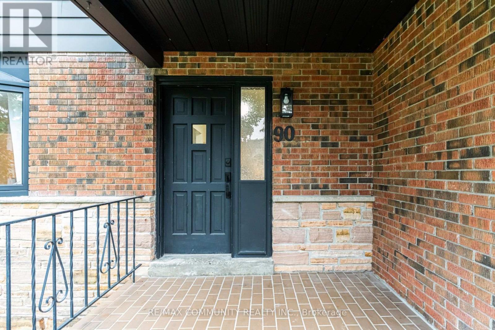 90 Euclid Avenue, Toronto, ON