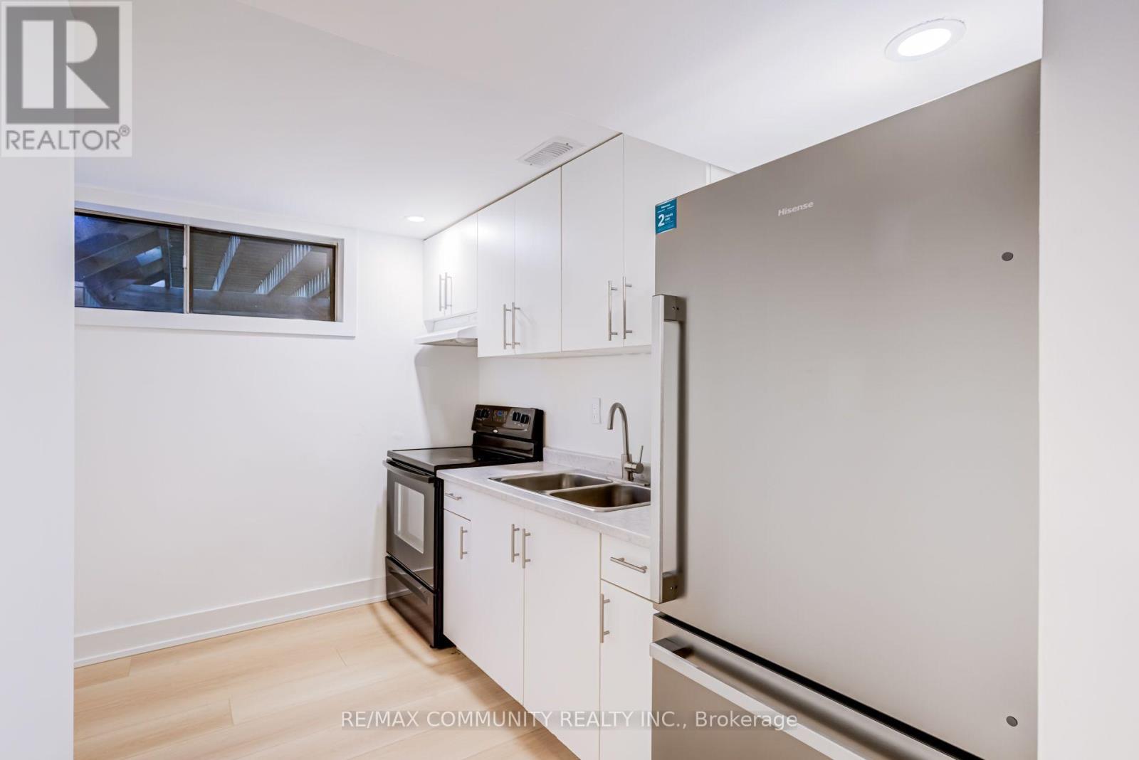 90 Euclid Avenue, Toronto, ON