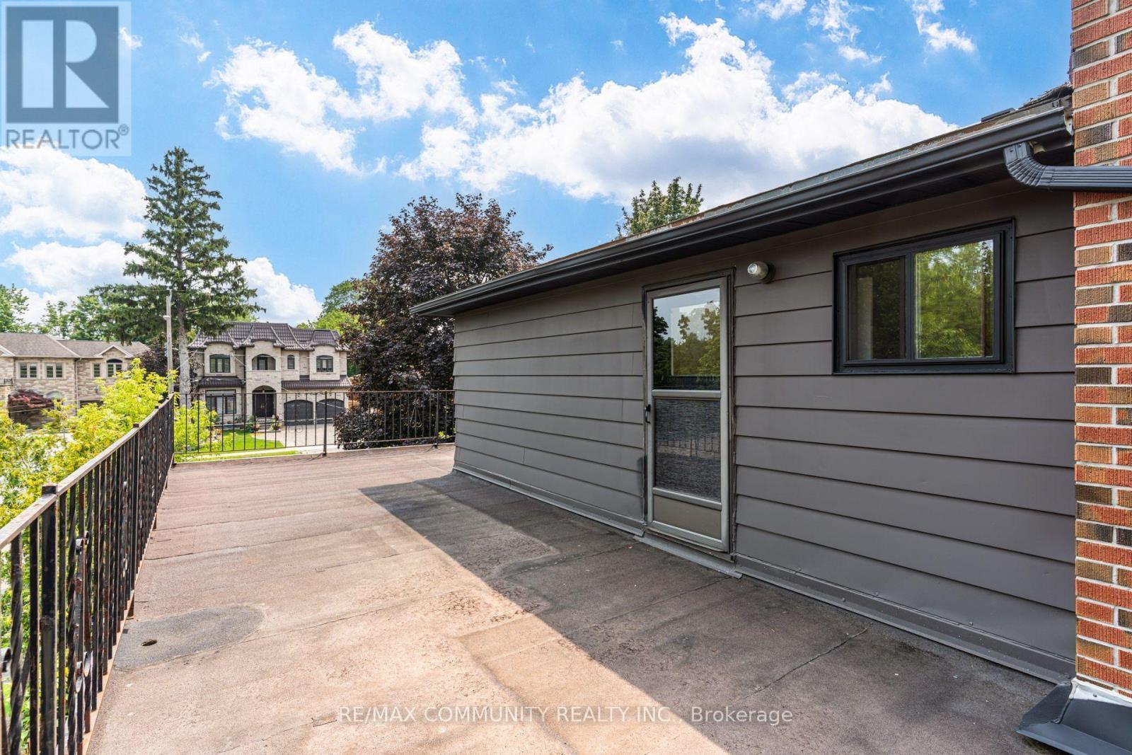 90 Euclid Avenue, Toronto, ON