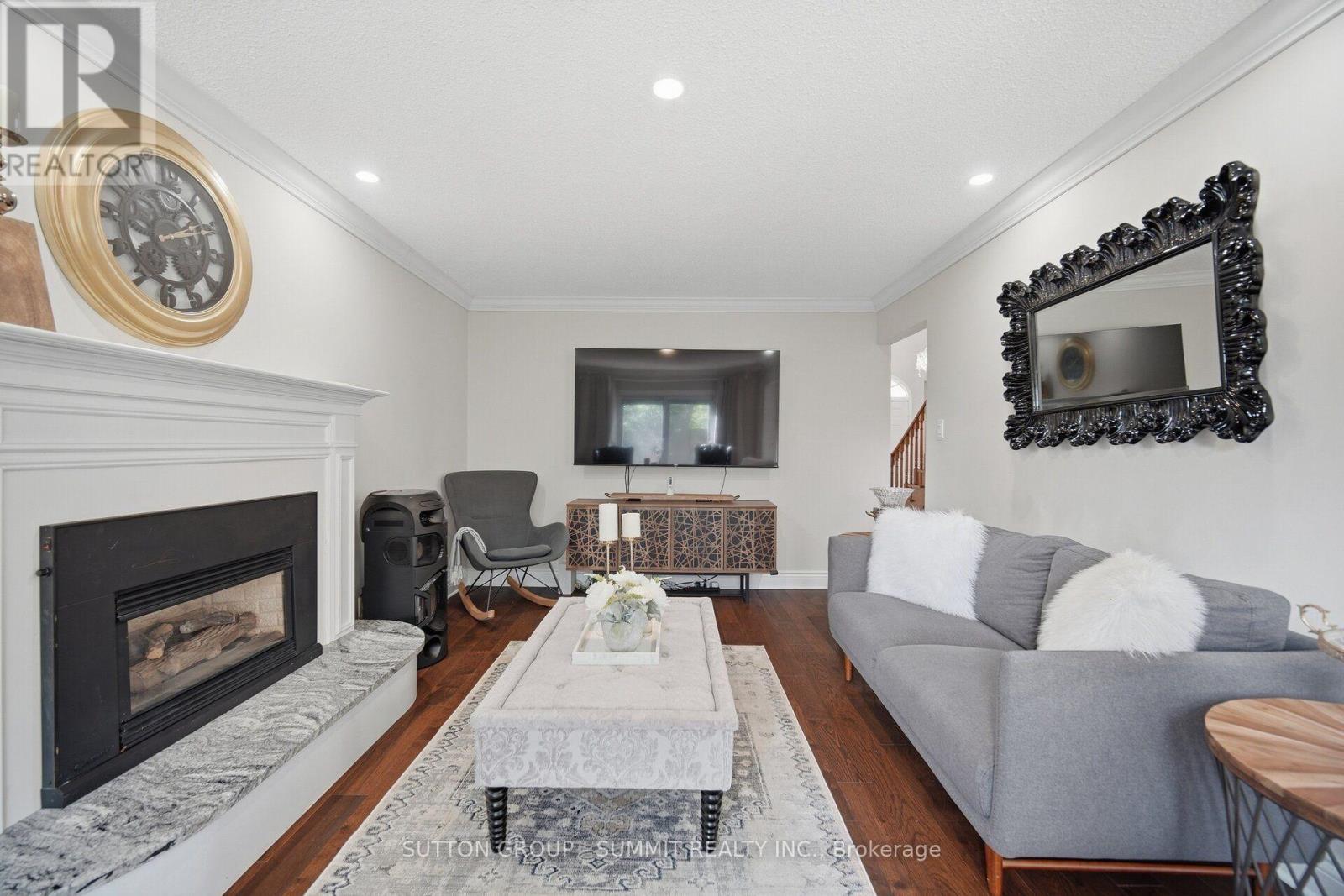 36 Inglenook Court, Whitby, ON