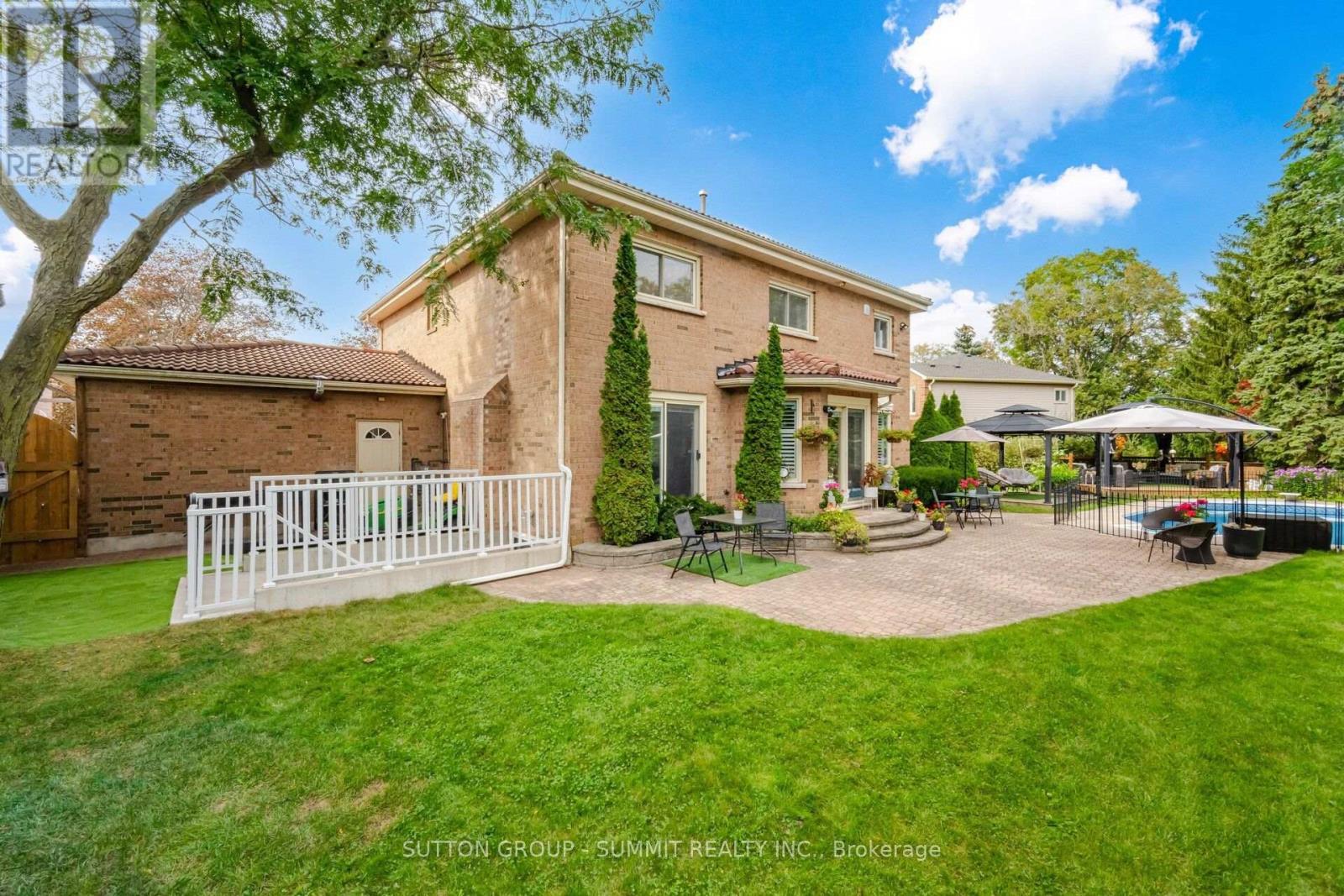 36 Inglenook Court, Whitby, ON