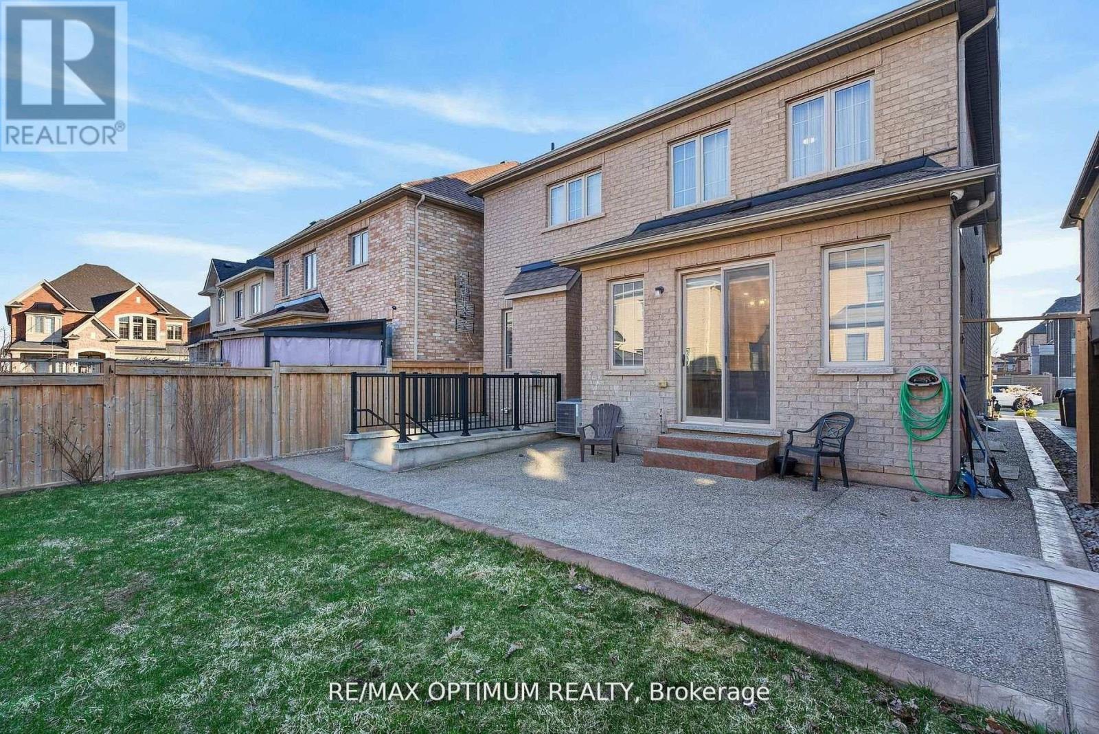 5 Blue Silo Way, Brampton, ON