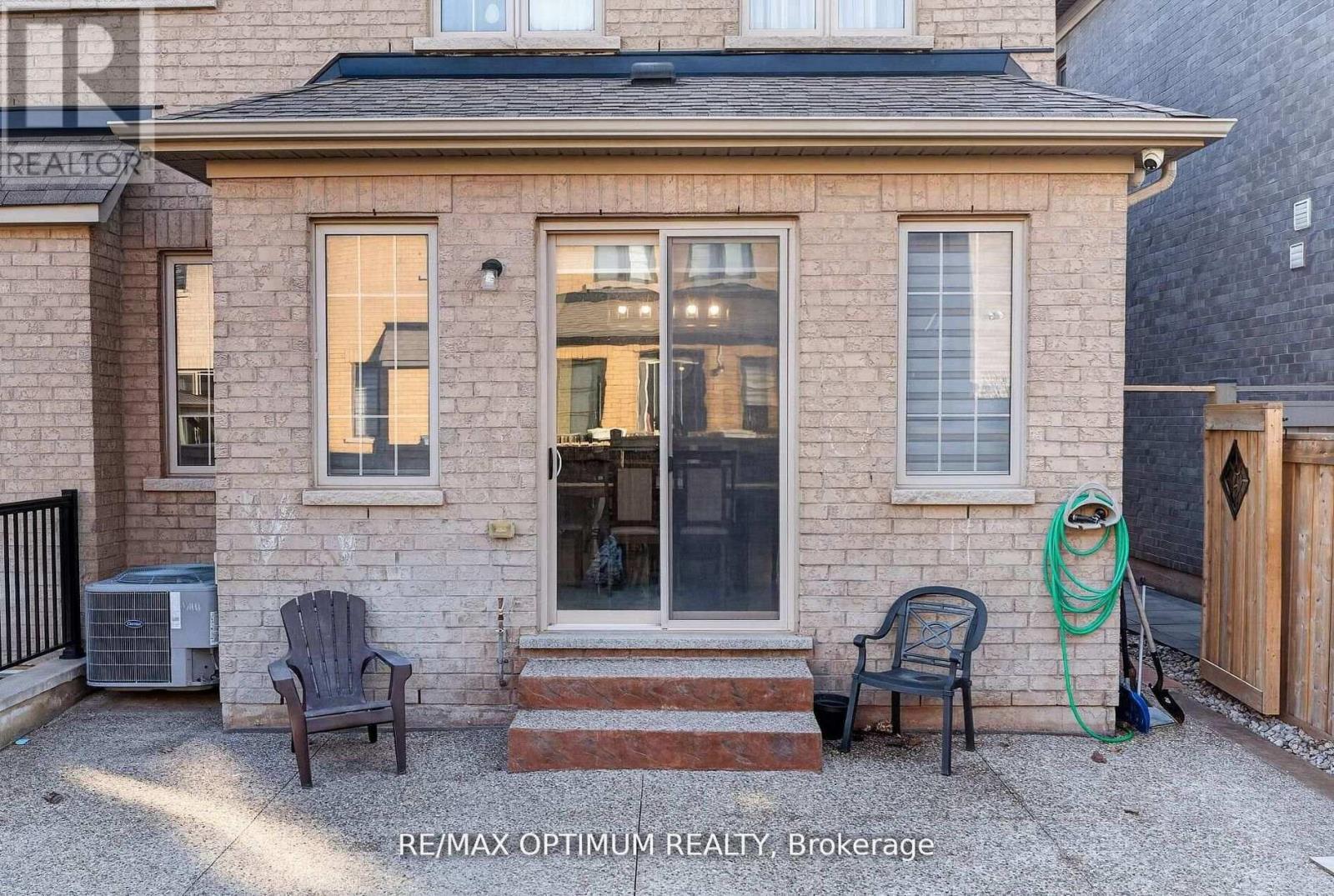 5 Blue Silo Way, Brampton, ON