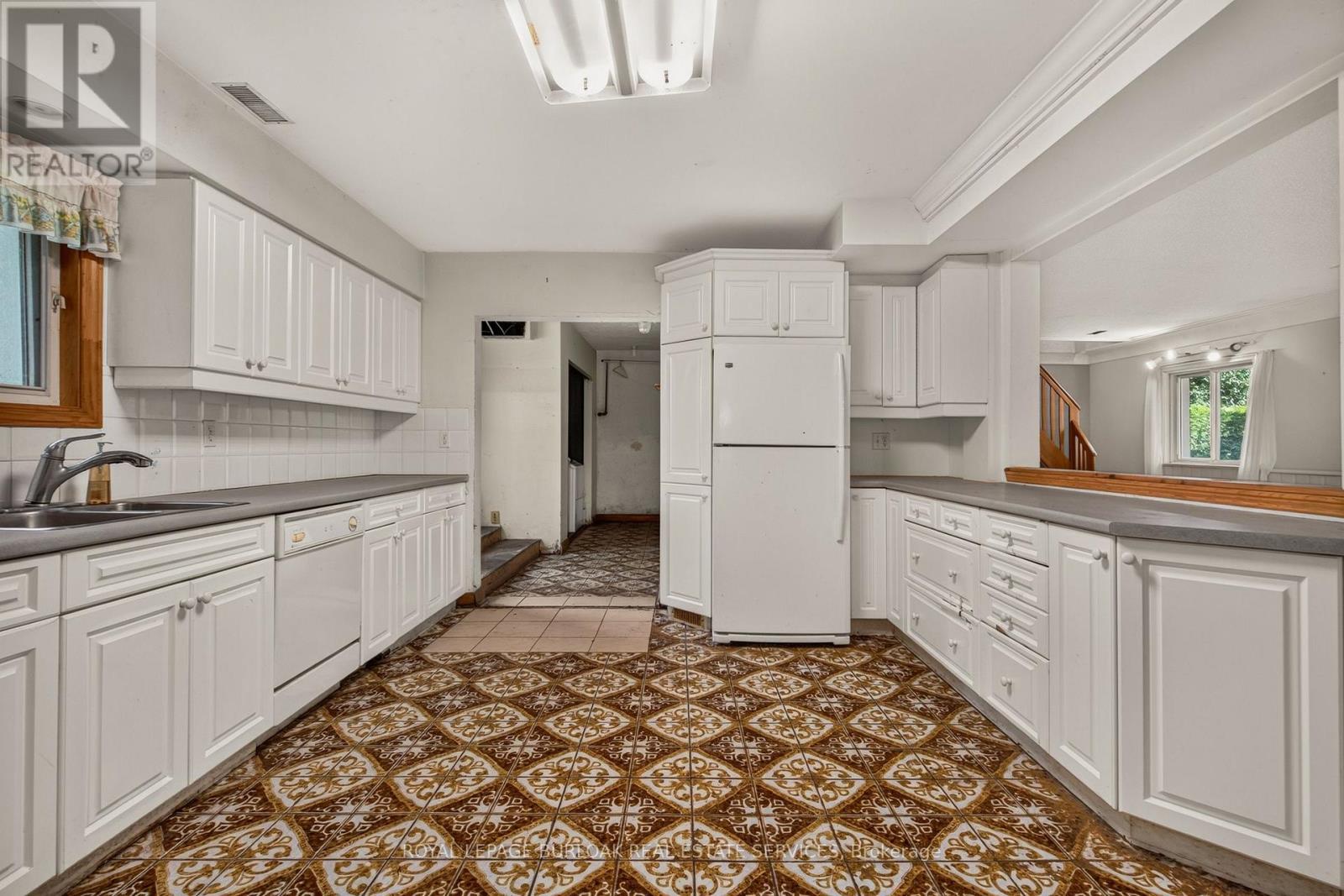 539 Enfield Road, Burlington, ON
