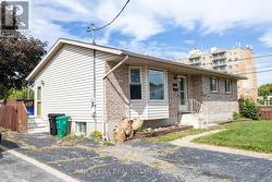 120 UNION STREET S  Cambridge, ON N3H 2H1