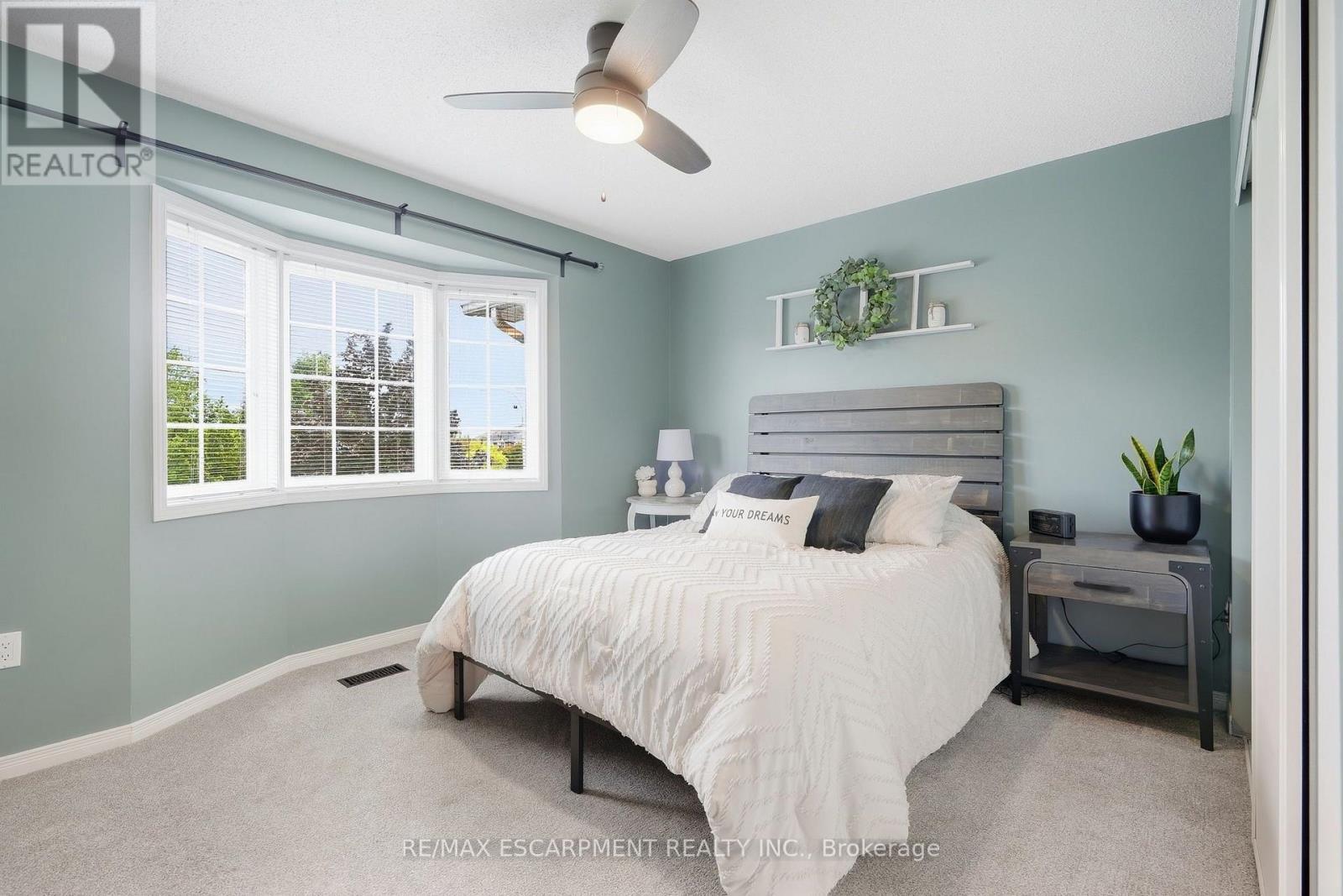 14 Kenyon Crescent, Grimsby, ON