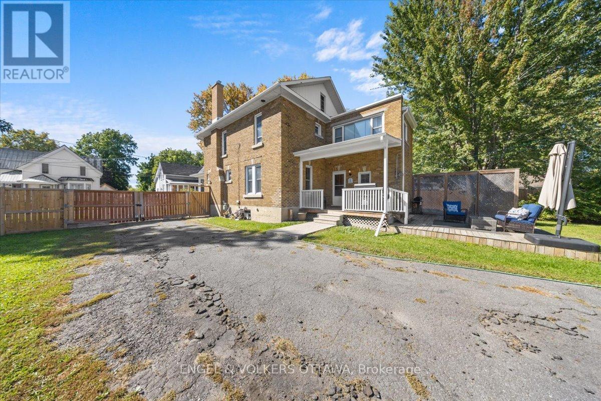 57 King Street, North Dundas, ON