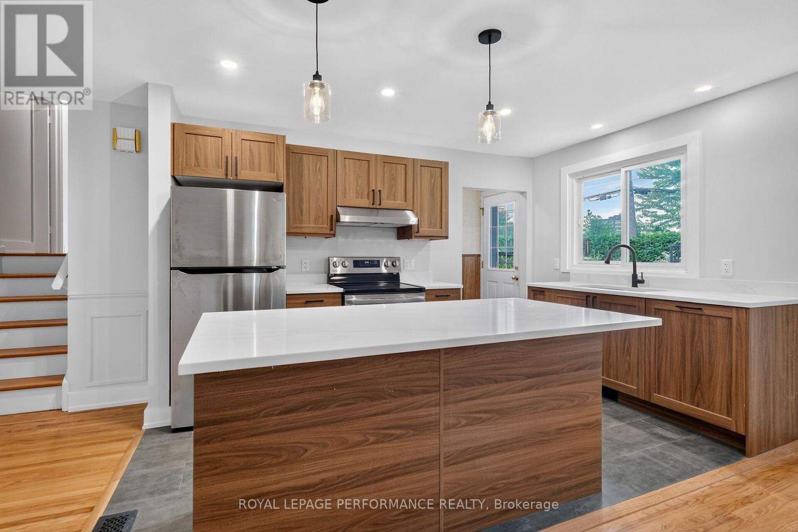 2337 Samuel Drive, Ottawa, ON