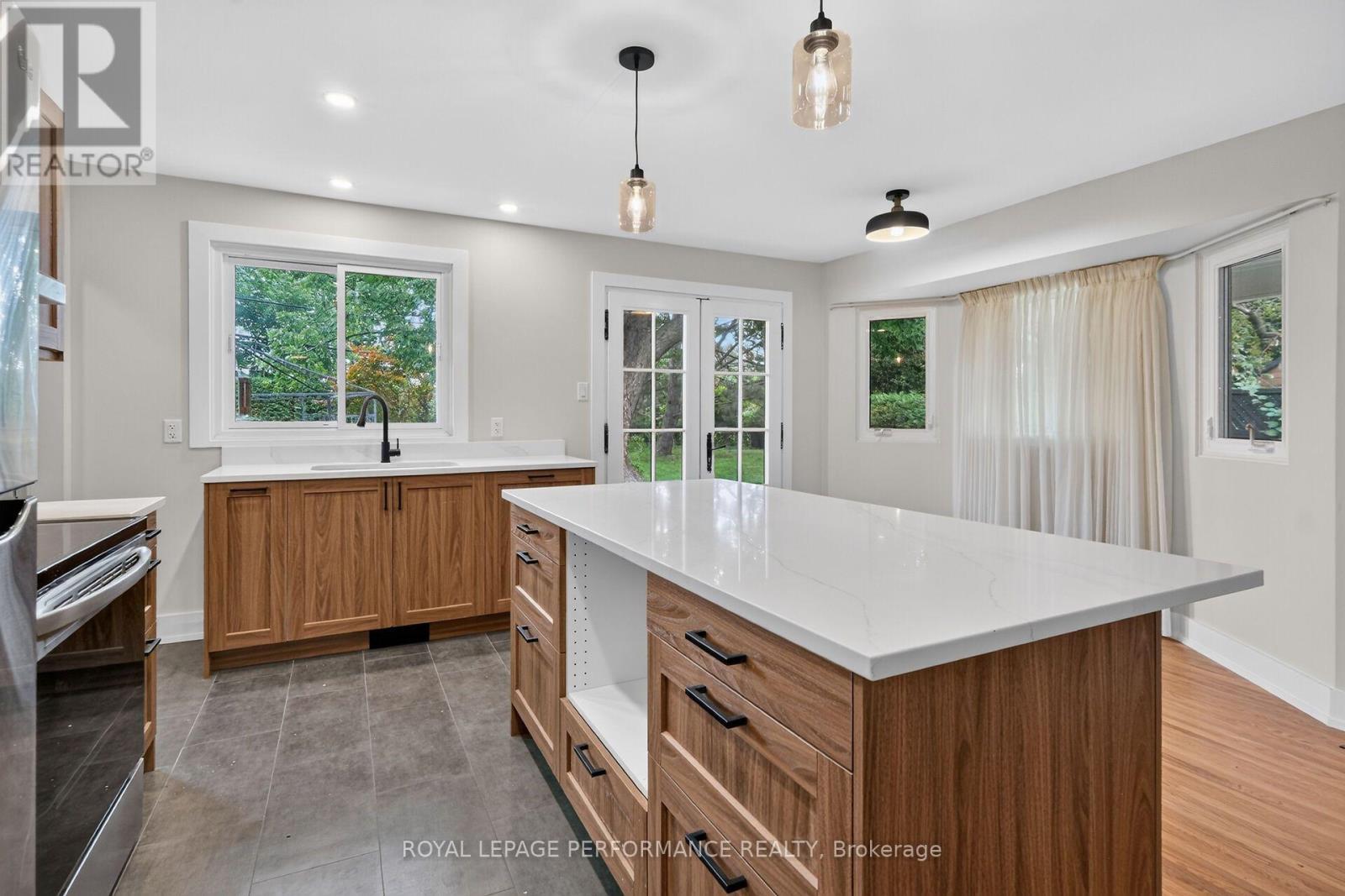 2337 Samuel Drive, Ottawa, ON