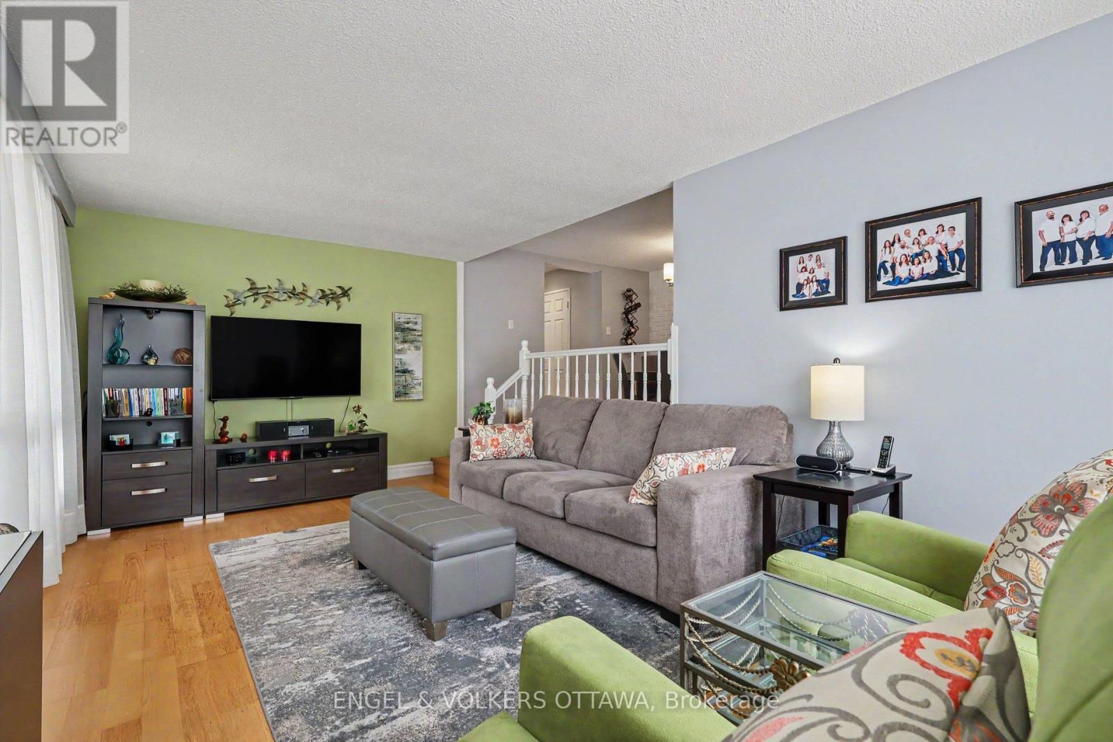109 - 915 Elmsmere Road, Ottawa, ON