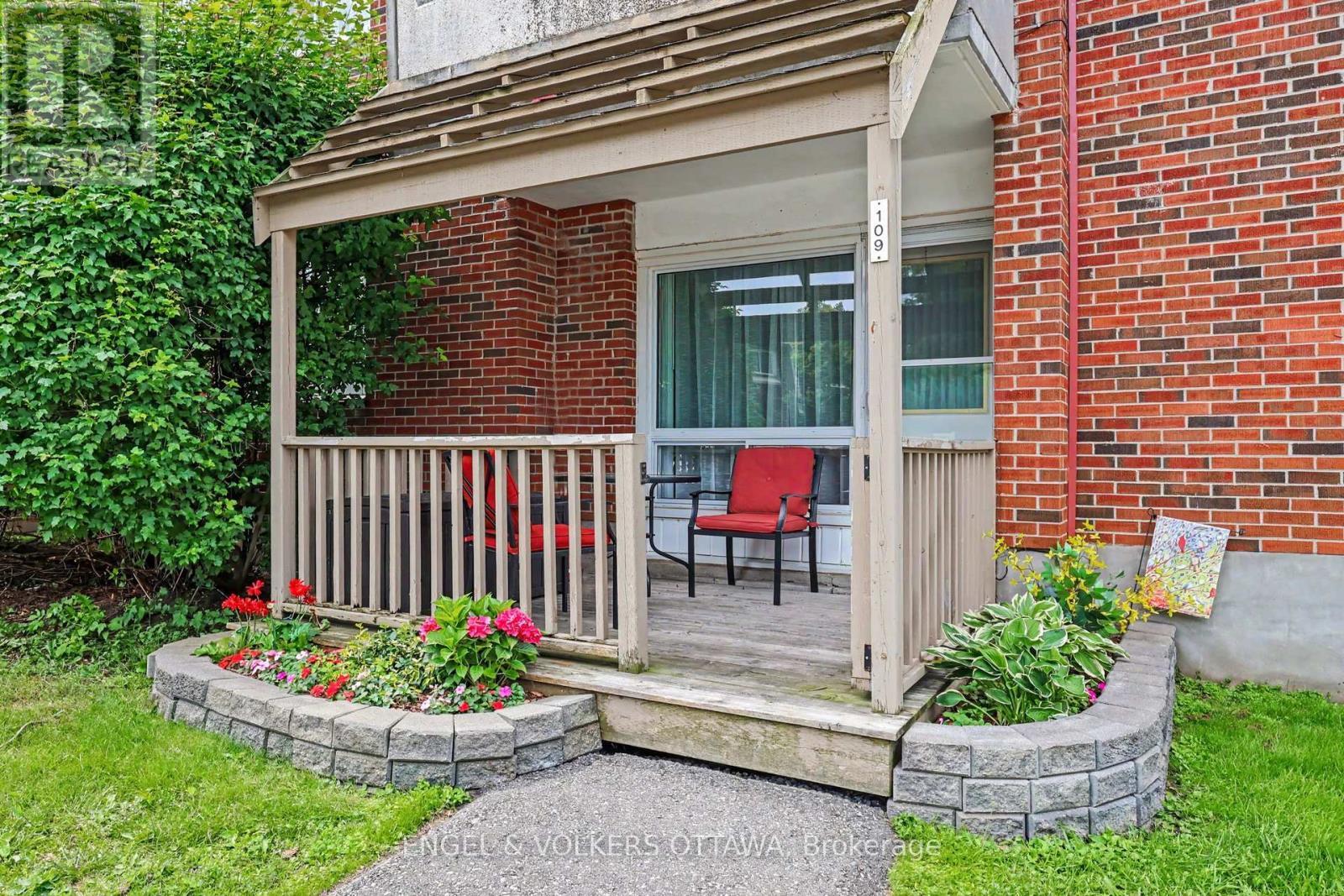 109 - 915 Elmsmere Road, Ottawa, ON