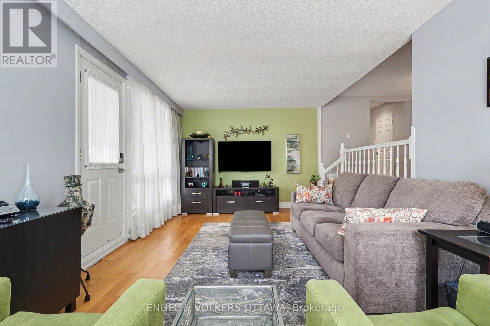 109 - 915 Elmsmere Road, Ottawa, ON