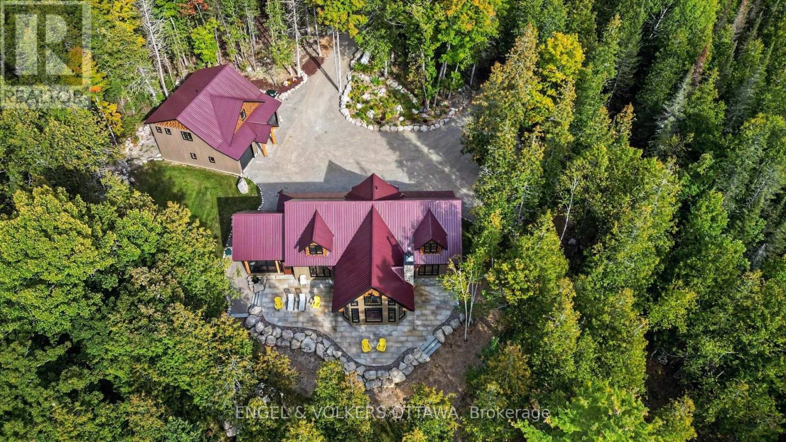311 Clem Trail, Whitewater Region, ON