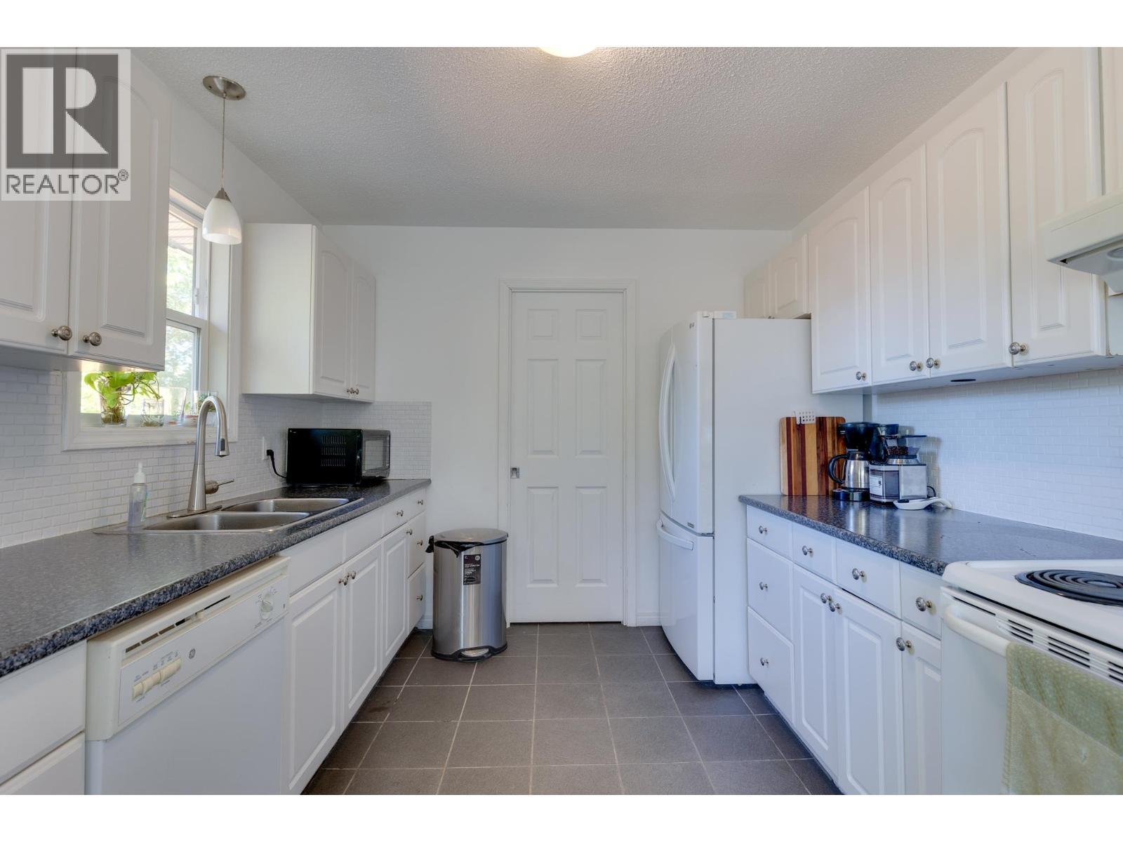 7287 Aldeen Road, Prince George, BC