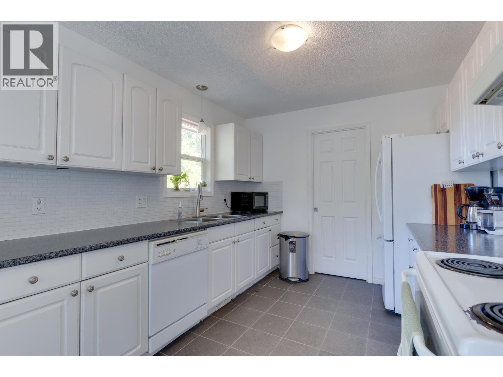 7287 Aldeen Road, Prince George, BC