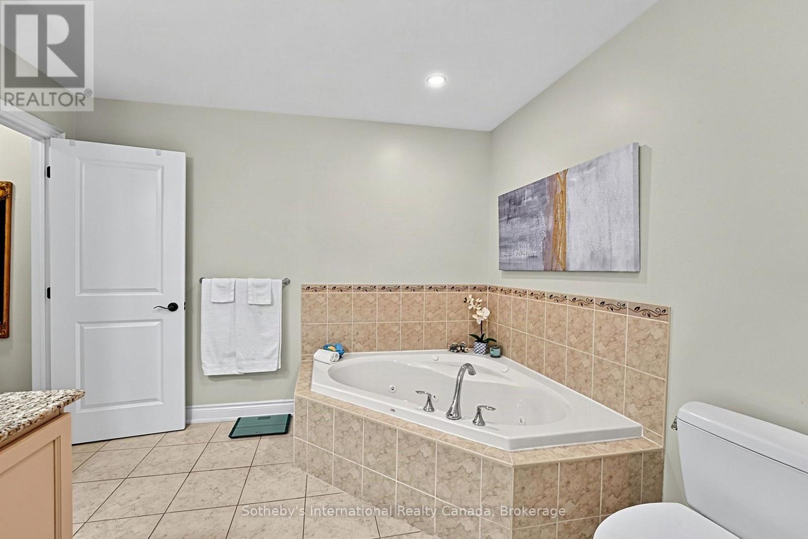 9 Meadowbrook Lane, Blue Mountains, ON