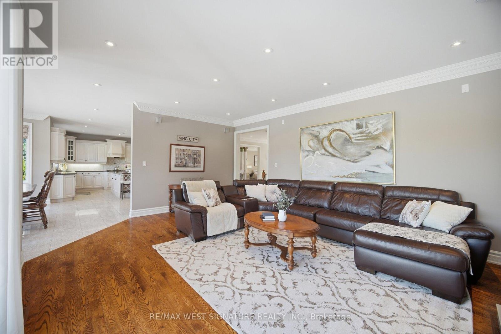22 Di Nardo Court, King, ON