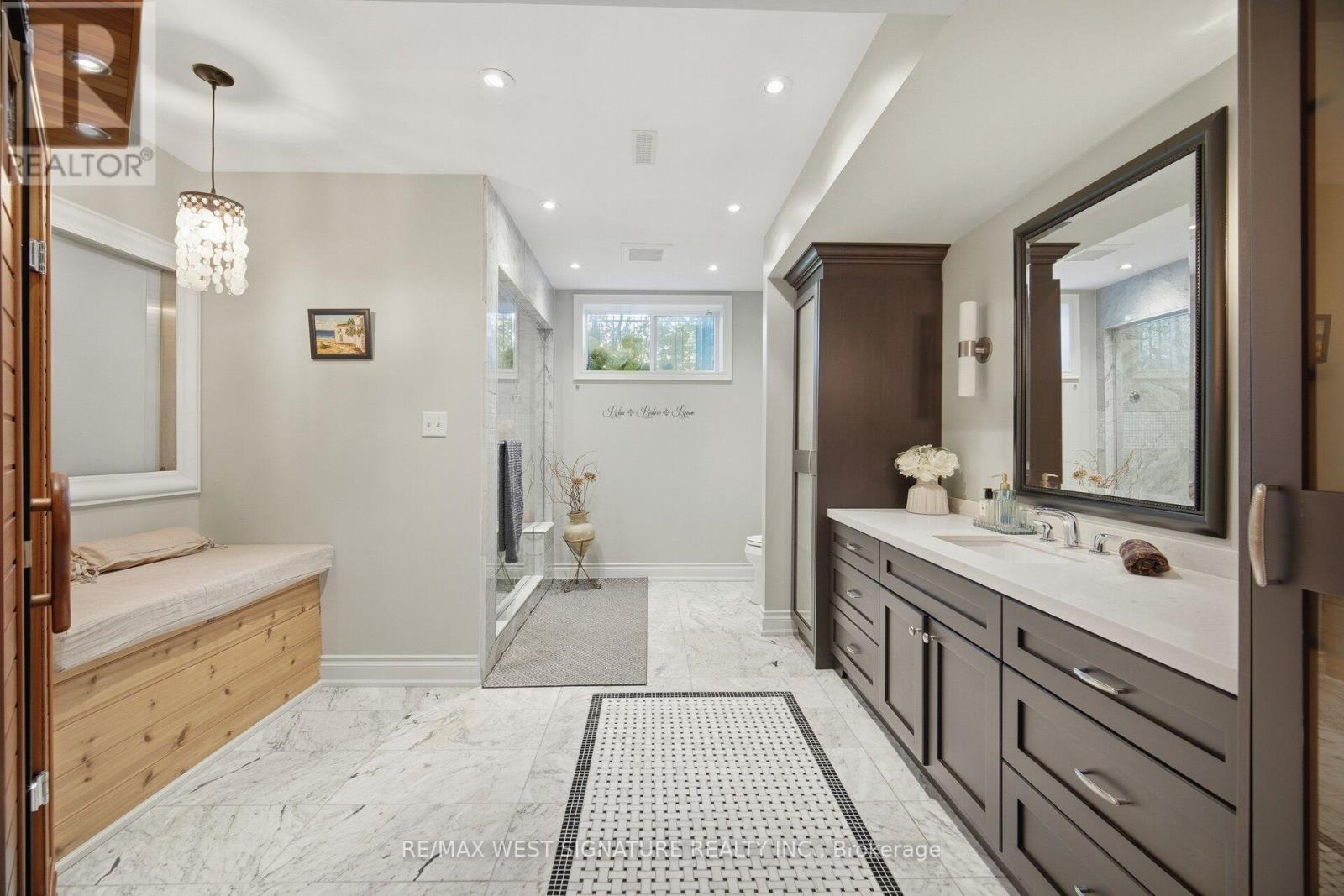 22 Di Nardo Court, King, ON