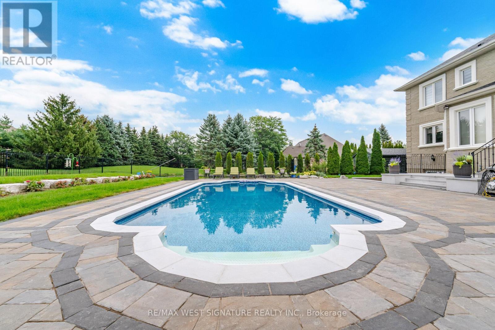 22 Di Nardo Court, King, ON