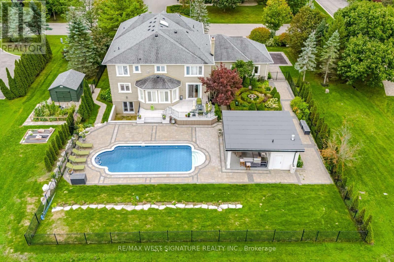22 Di Nardo Court, King, ON
