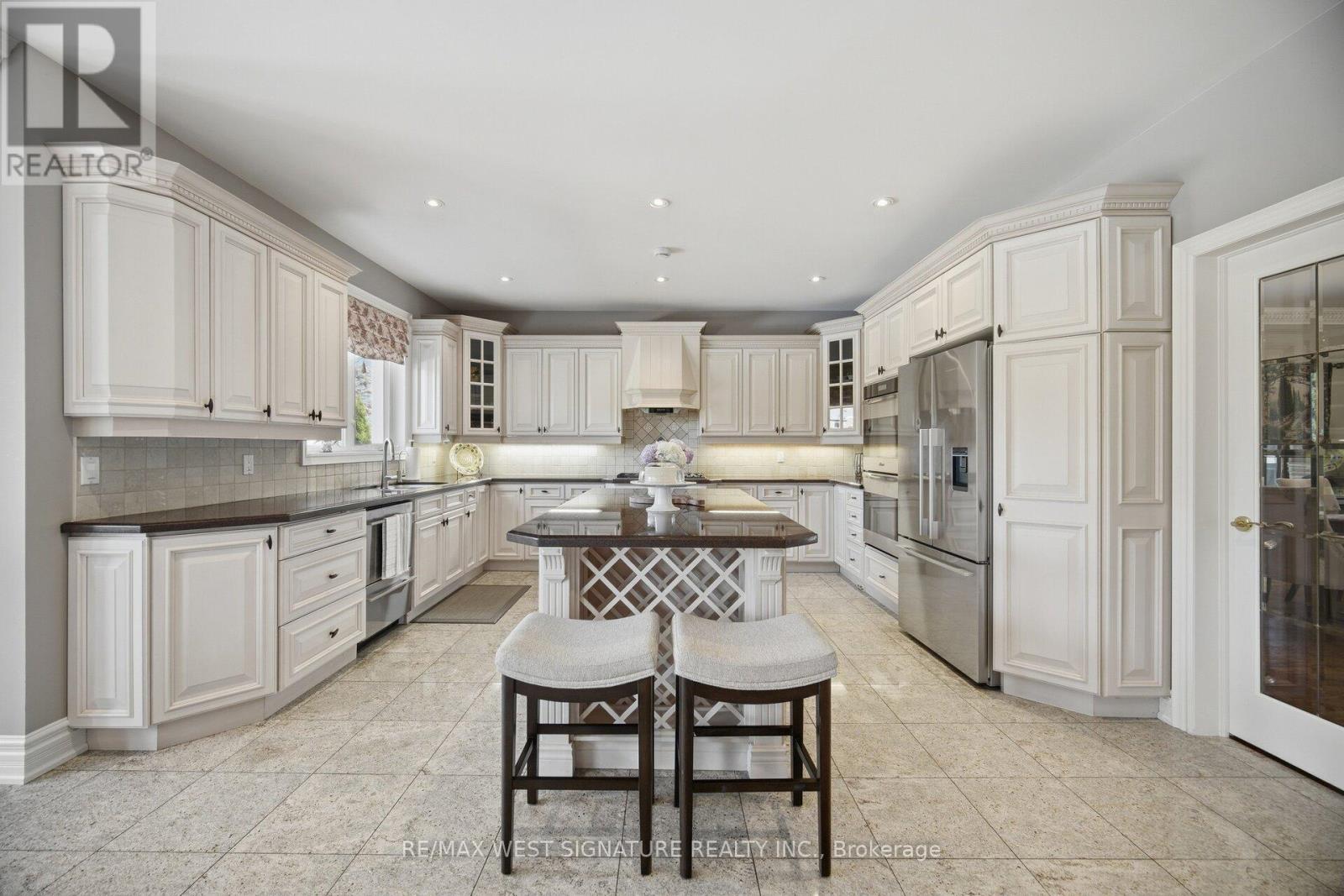 22 Di Nardo Court, King, ON