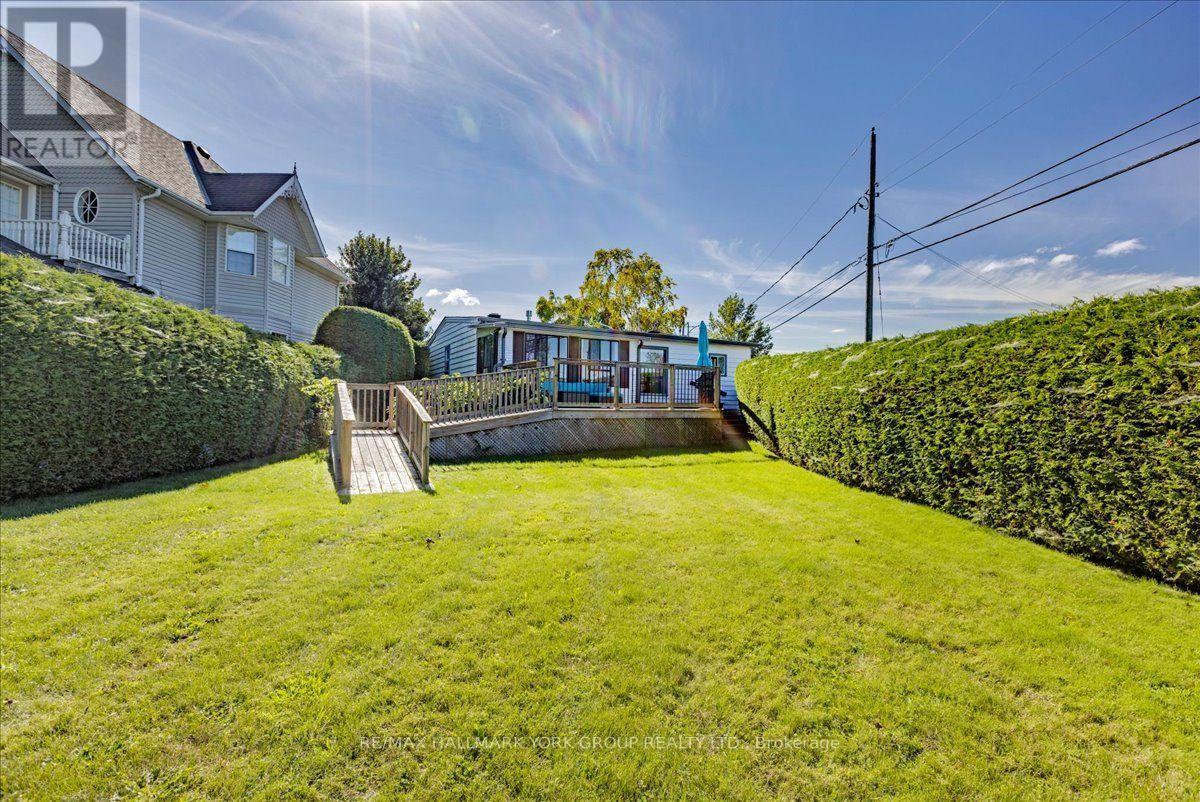 525 Lake Drive E, Georgina, ON