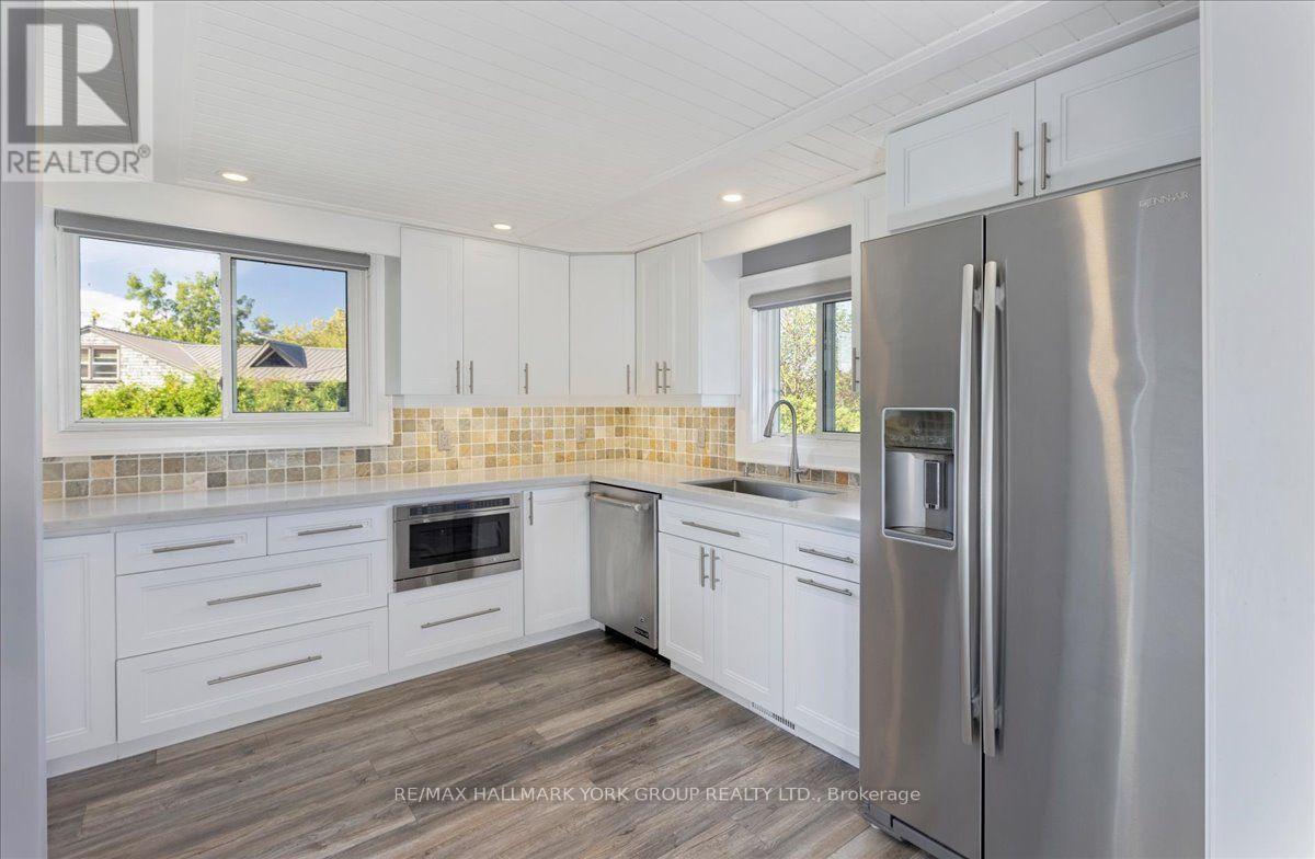 525 Lake Drive E, Georgina, ON