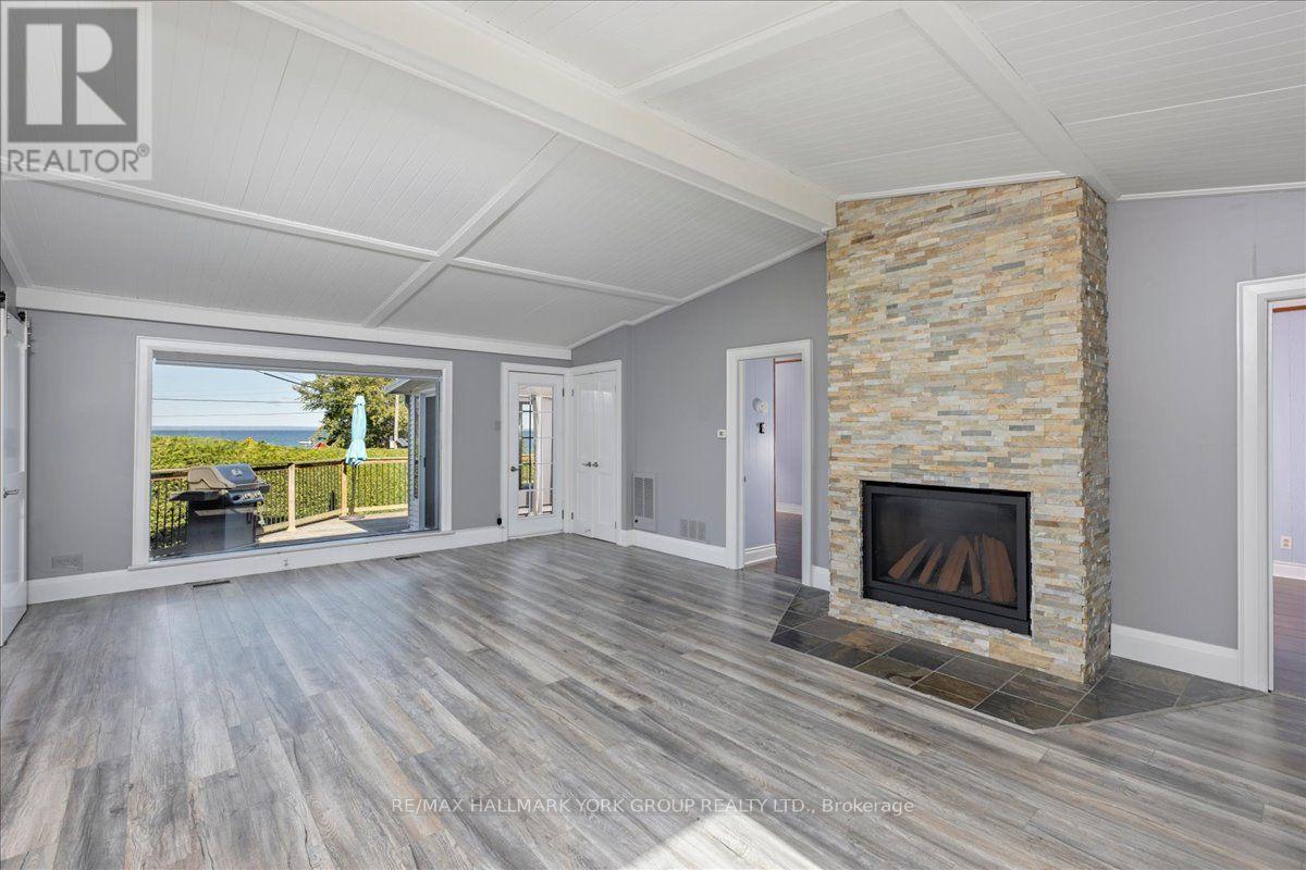 525 Lake Drive E, Georgina, ON