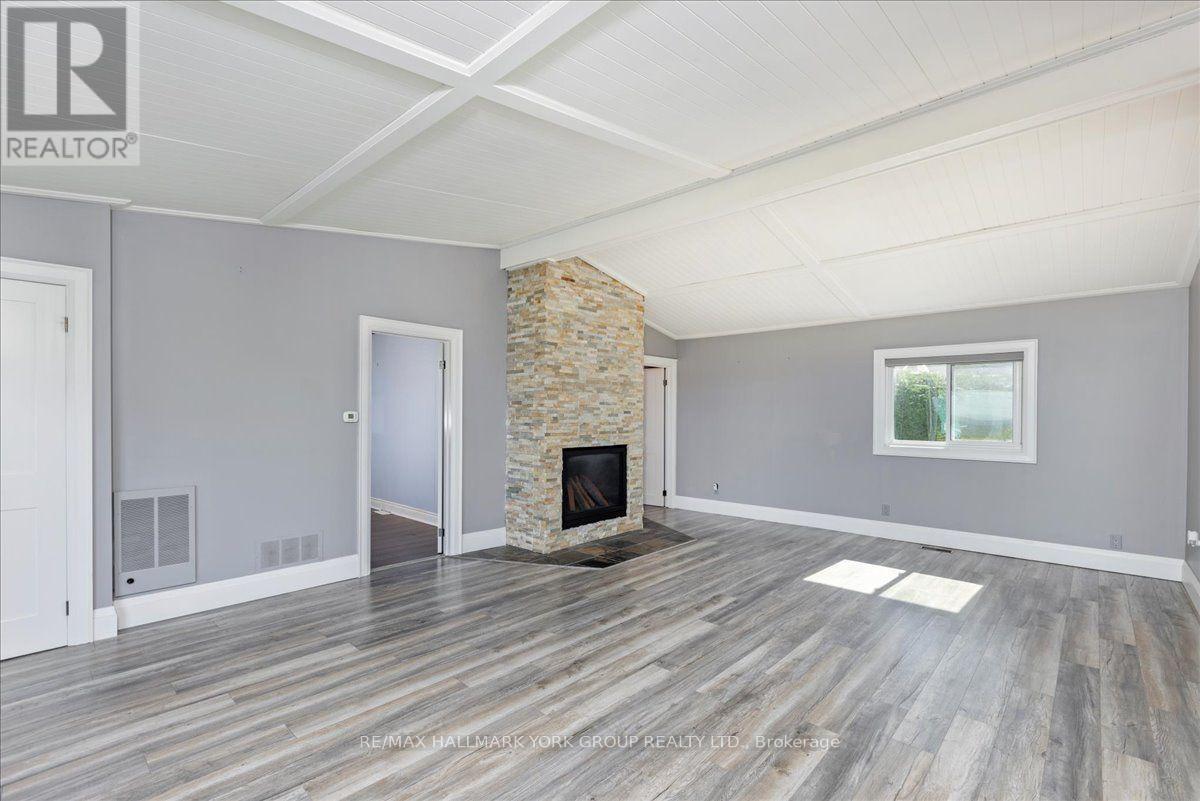 525 Lake Drive E, Georgina, ON