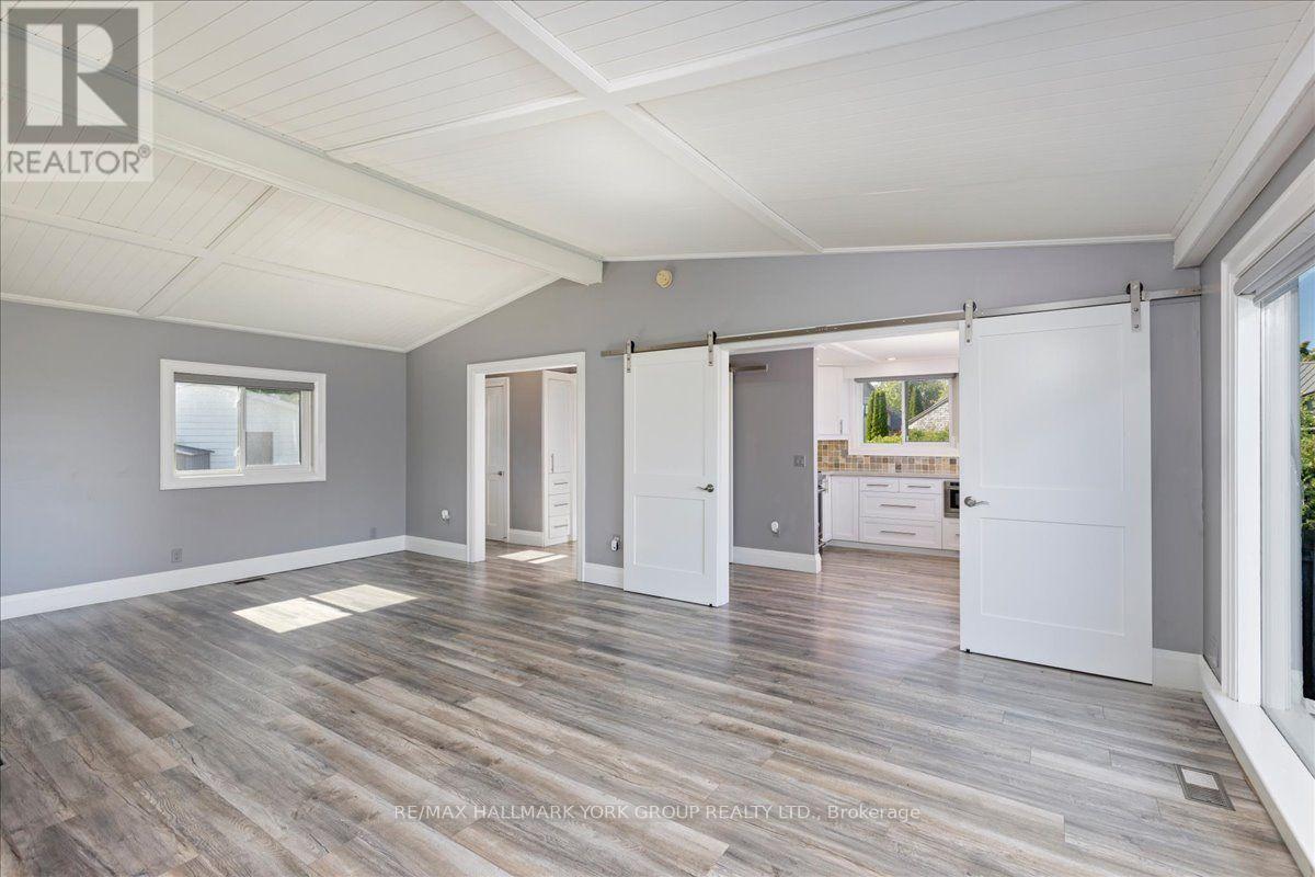 525 Lake Drive E, Georgina, ON