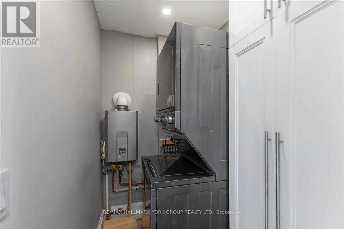 525 Lake Drive E, Georgina, ON