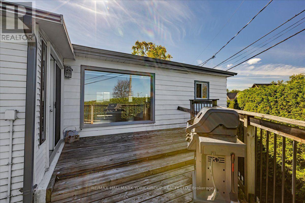 525 Lake Drive E, Georgina, ON