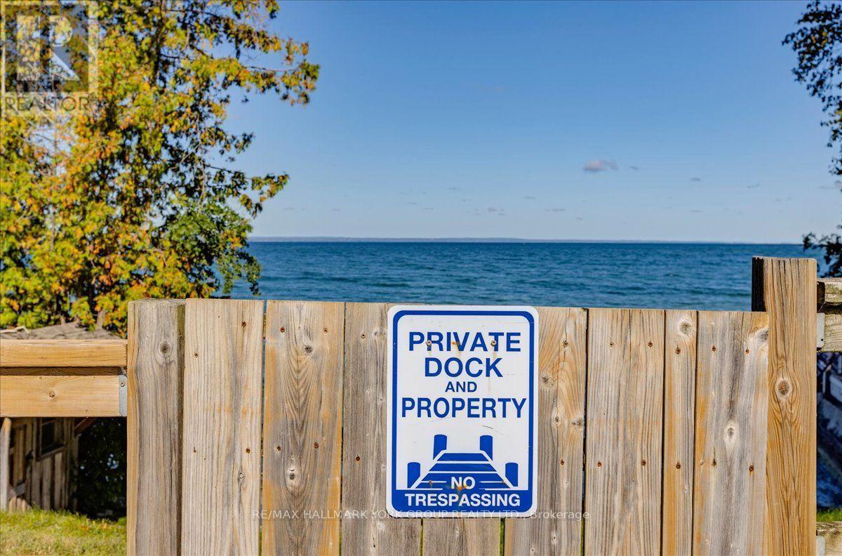 525 Lake Drive E, Georgina, ON