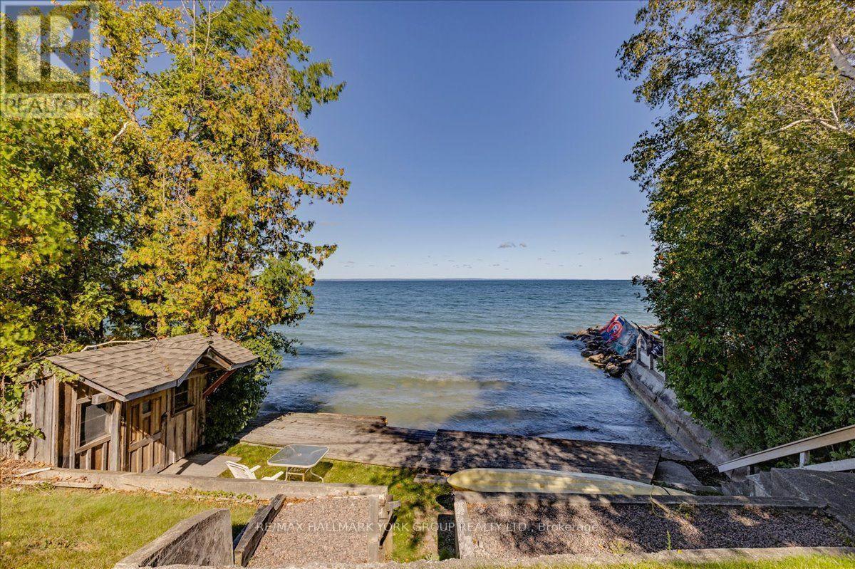 525 Lake Drive E, Georgina, ON