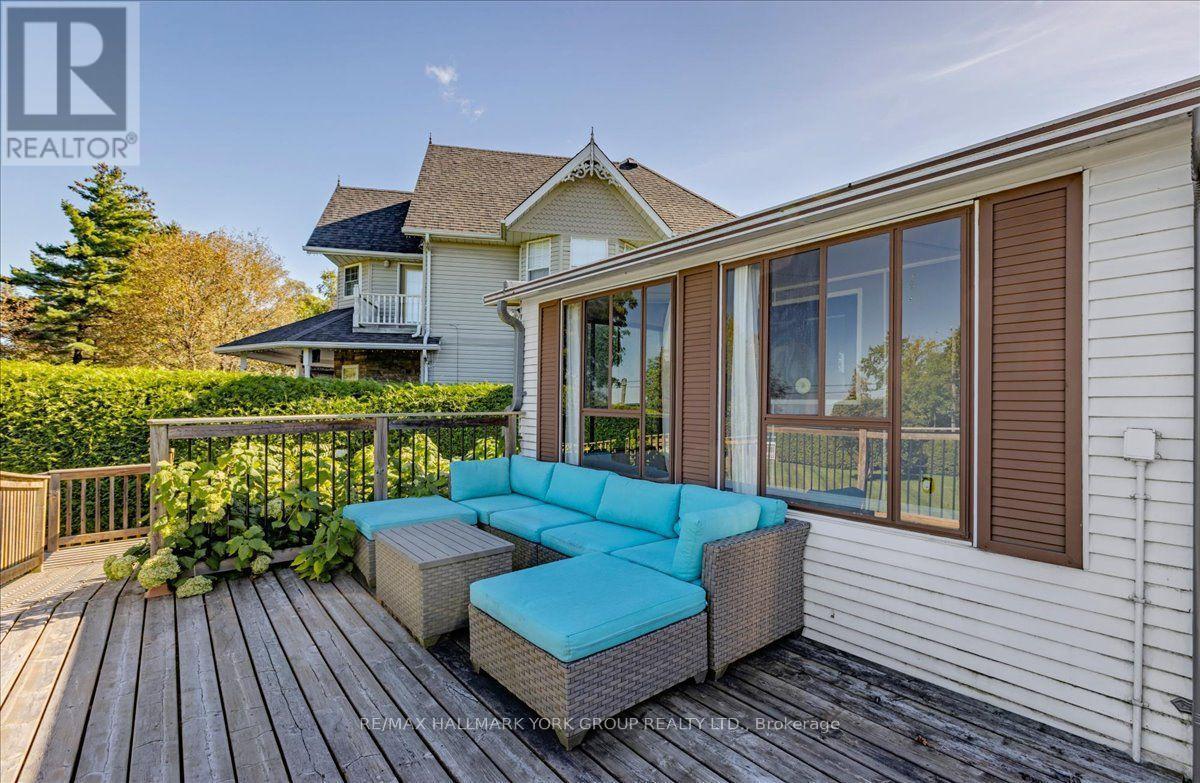 525 Lake Drive E, Georgina, ON