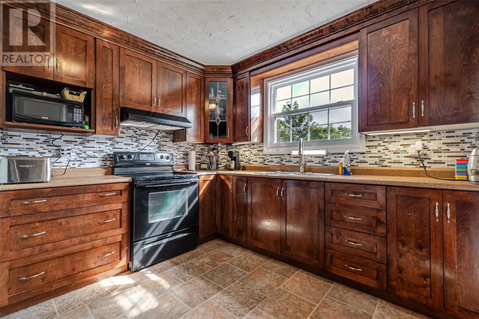 20 Harnum Crescent, Mount Pearl, NL