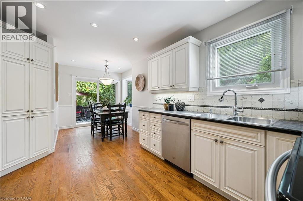 2203 Robin Drive, Mississauga, ON