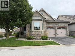 6736 ST ANDREWS CIRCLE Plympton-Wyoming, ON N0N 1E0
