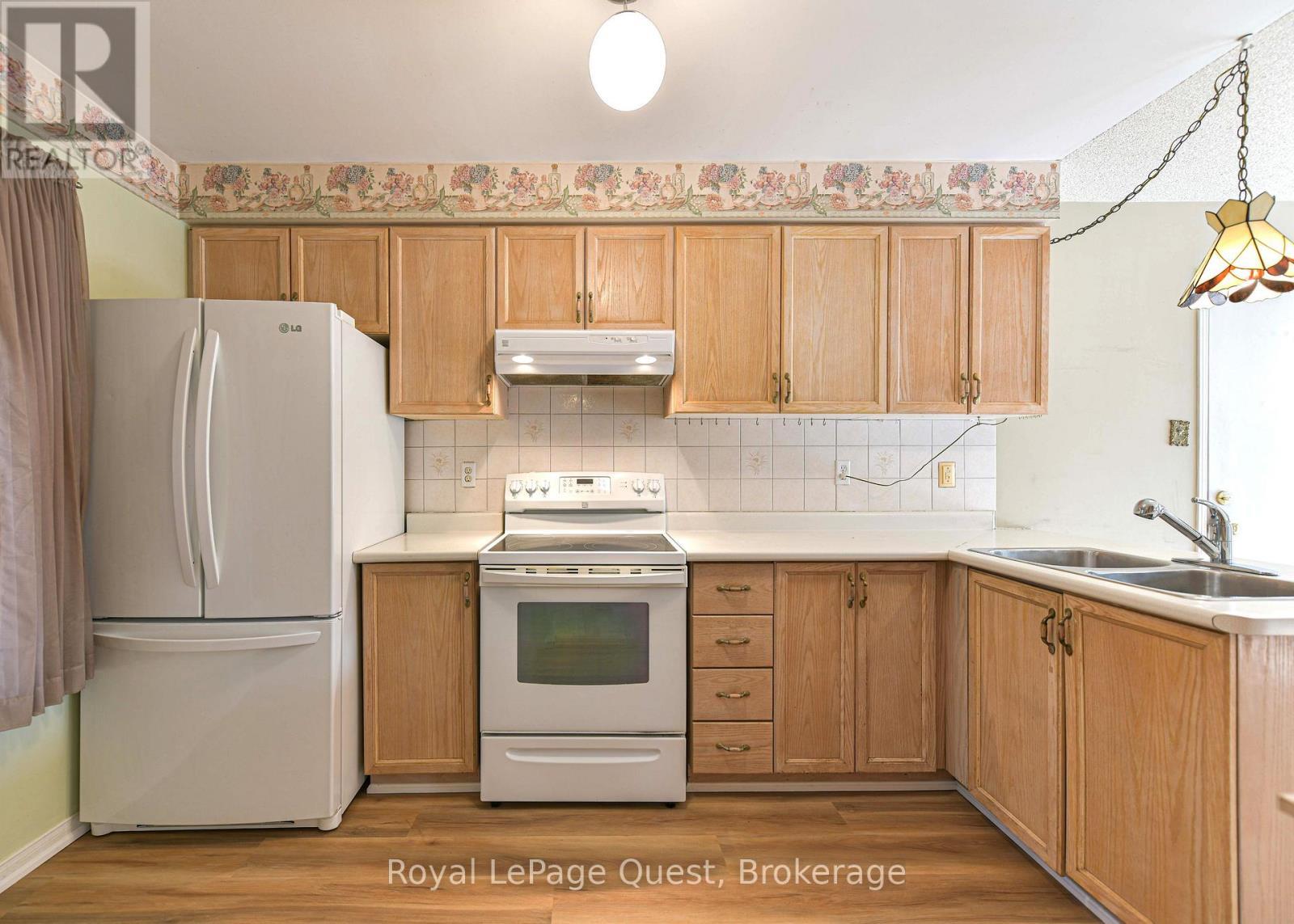 Kitchen - 37 Ashton Street, Orillia, ON